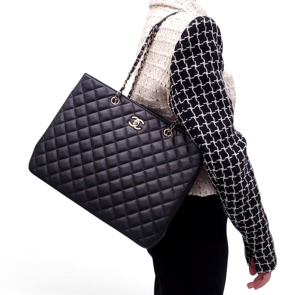CHANEL BLACK CAVIAR CLASSIC QUILTED TOTE