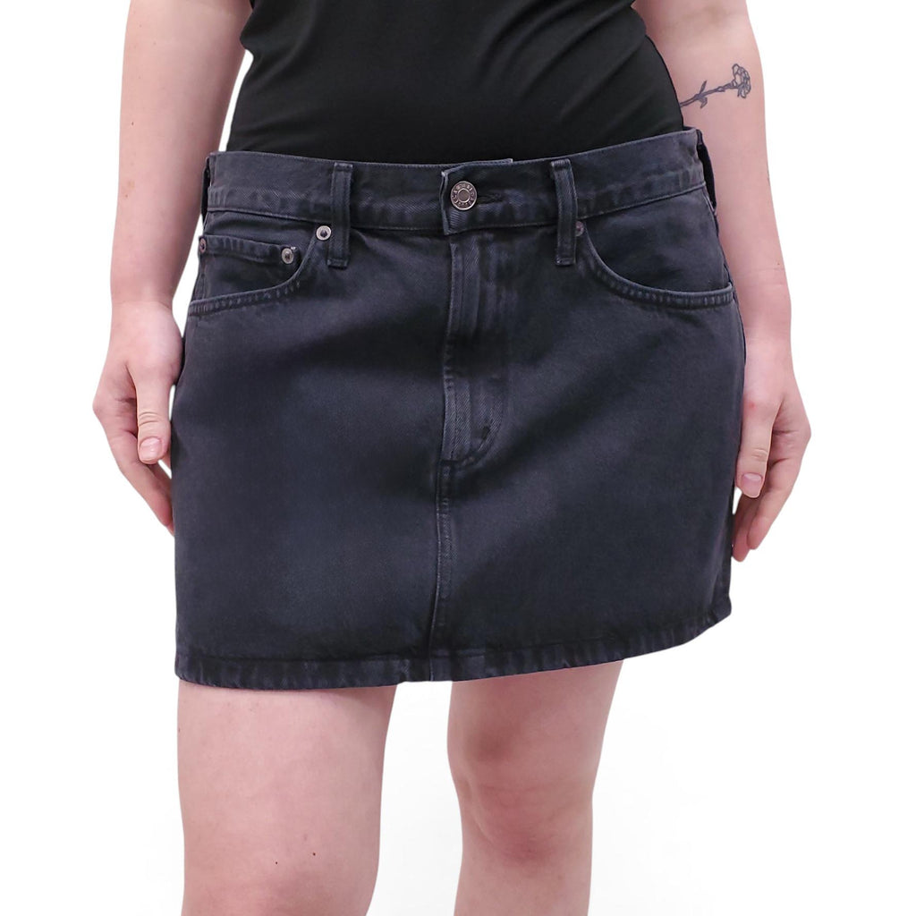 AGOLDE BLACK DENIM MINI SKIRT - SIZE 29