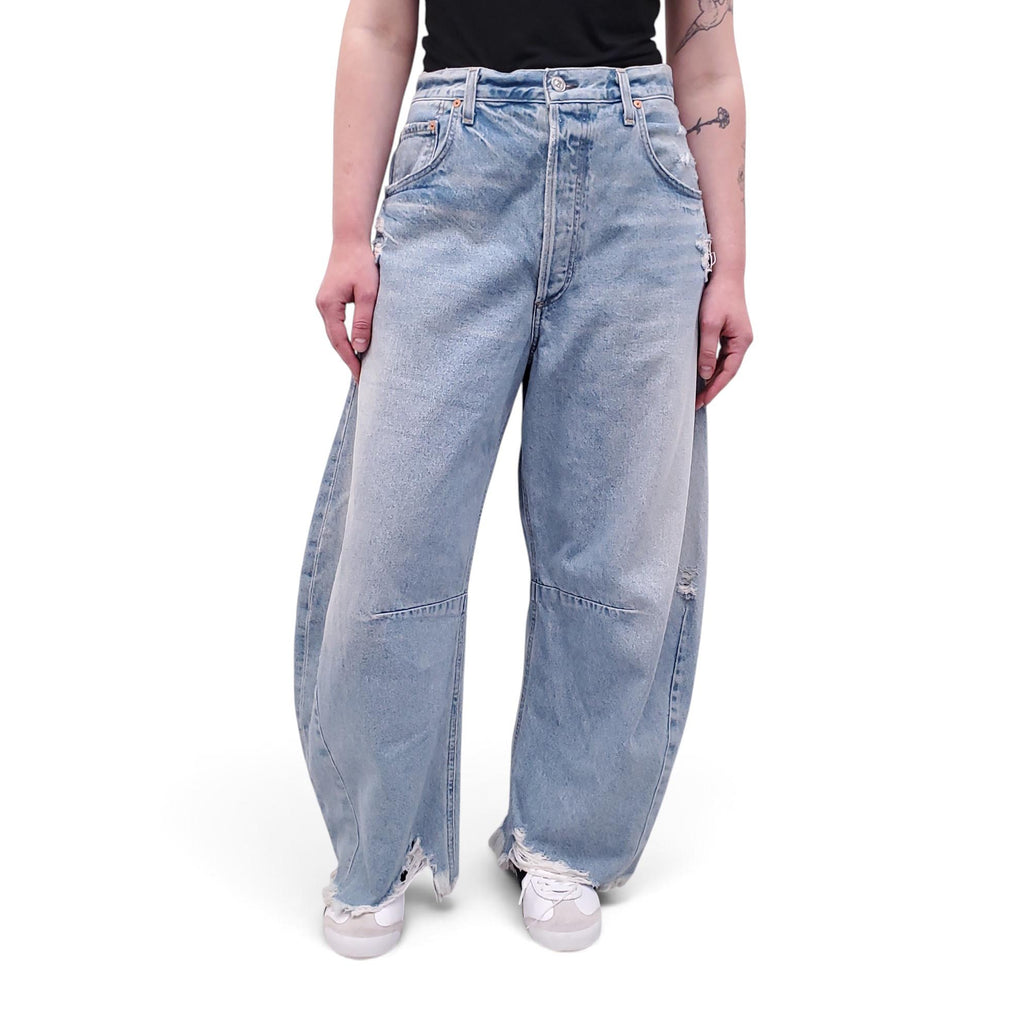 CITIZENS OF HUMANITY LIGHT WASH DISTRESSED BARREL JEANS - SIZE 32