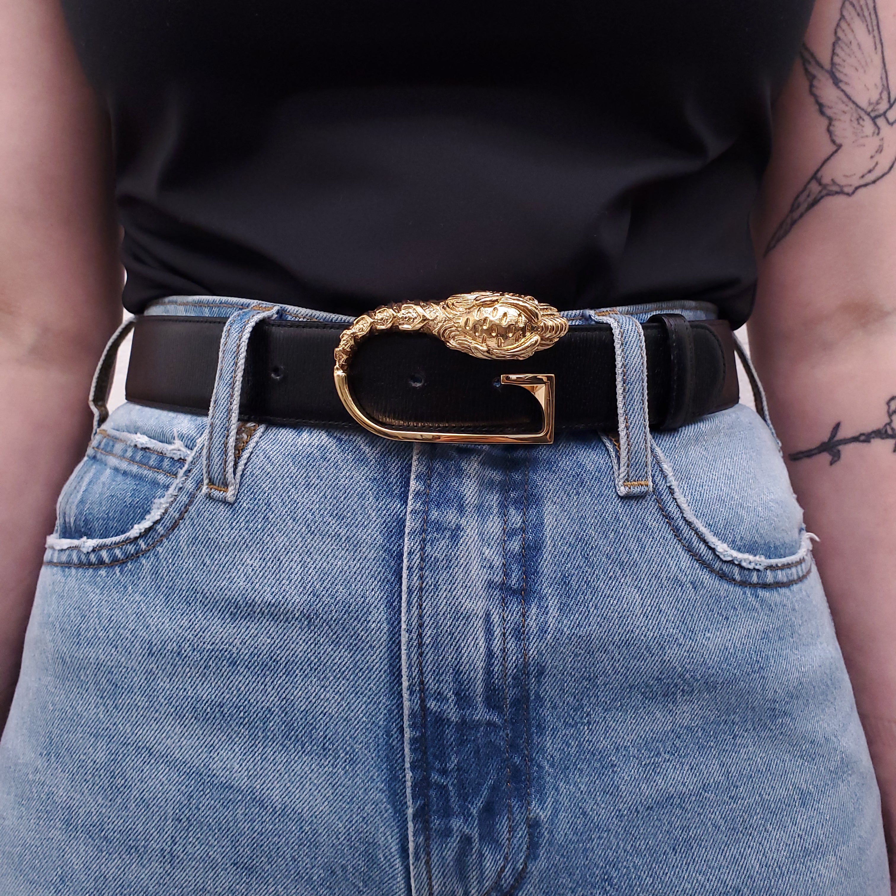GUCCI BLACK LEATHER GOLD DRAGON EMBLUM BELT - SIZE 75