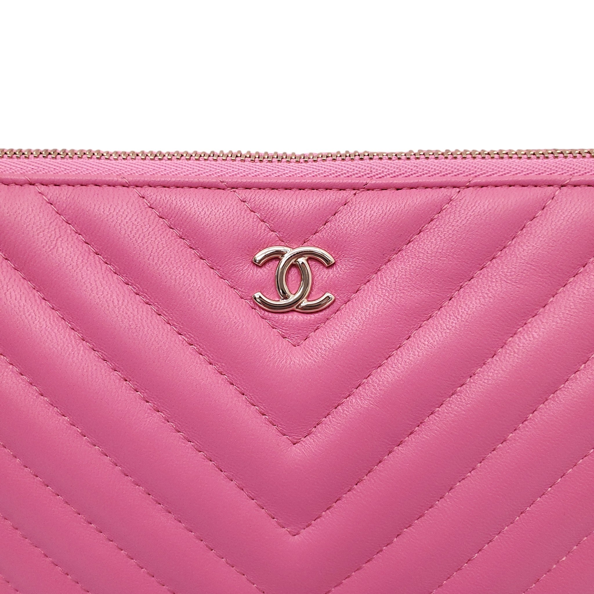 CHANEL PINK CHEVRON O-CASE