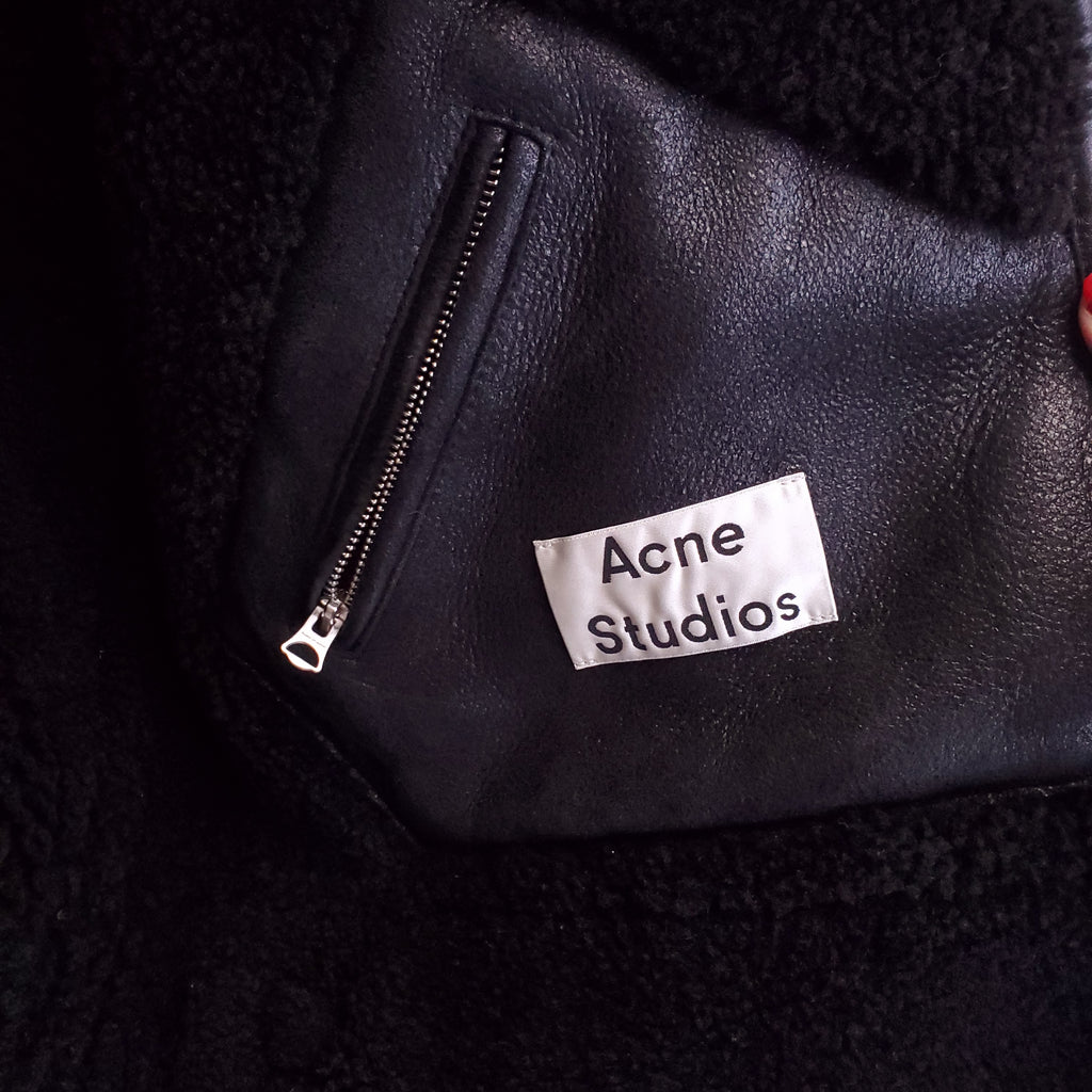 ACNE STUDIOS BLACK SHEARLING JACKET - SIZE 52
