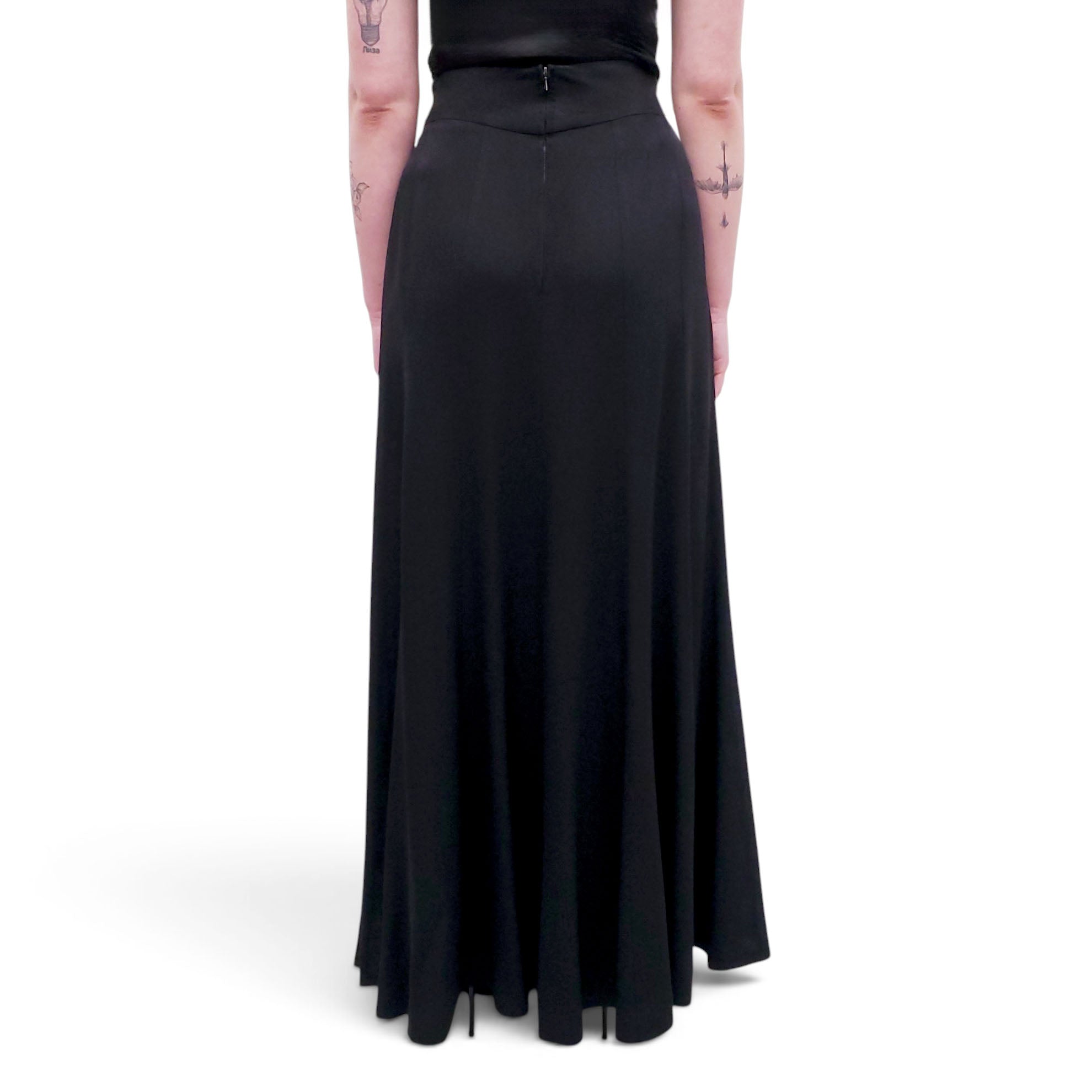 AKRIS BLACK SKIRT - SIZE 40