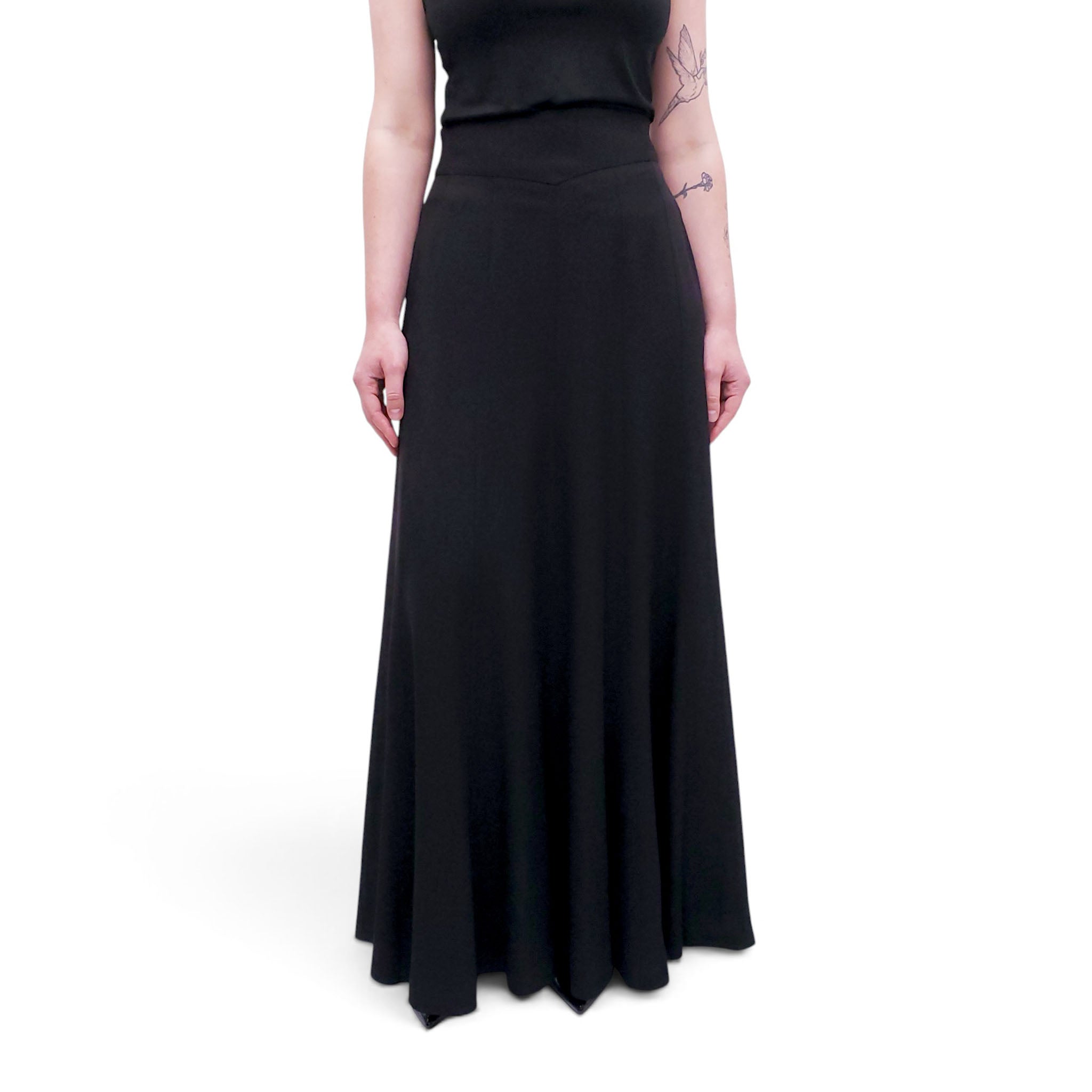 AKRIS BLACK SKIRT - SIZE 40