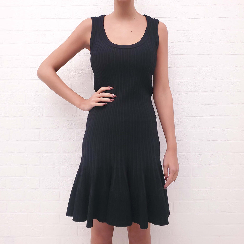 ALAÏA BLACK AND GREY RIBBED FITTED PEPLUM DRESS - SIZE 40