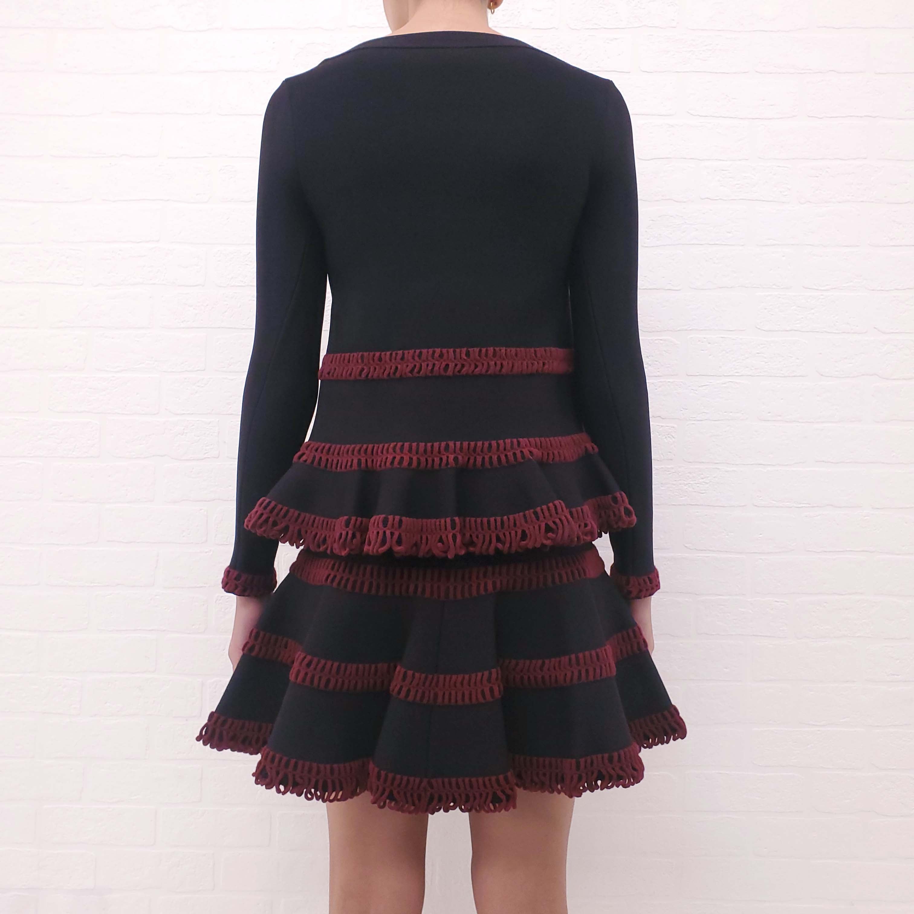 ALAÏA BLACK AND RED SKIRT SET - SIZE 36