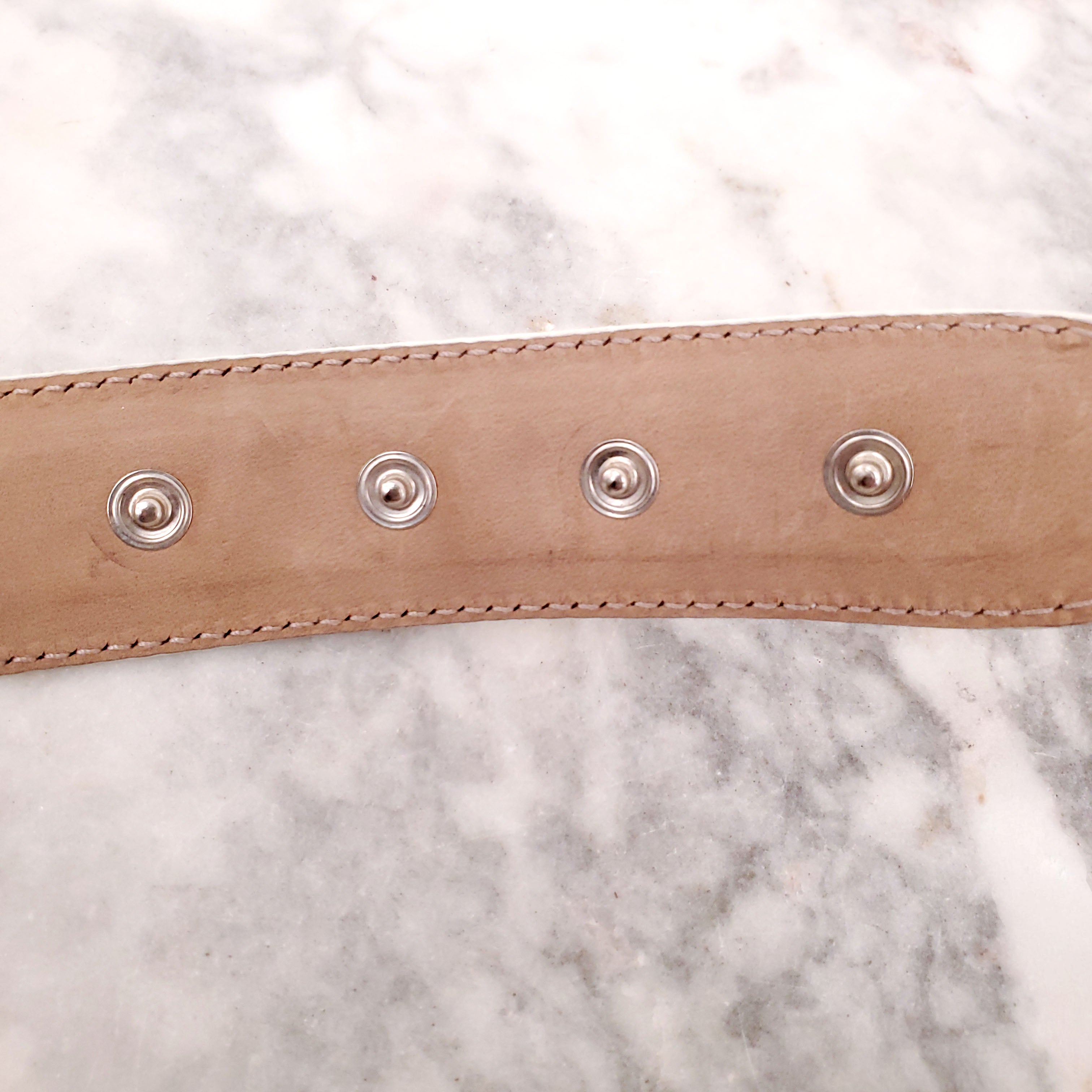 ALEXANDER MCQUEEN WHITE LEATHER BELT WITH SILVER DETAIL - SIZE 85
