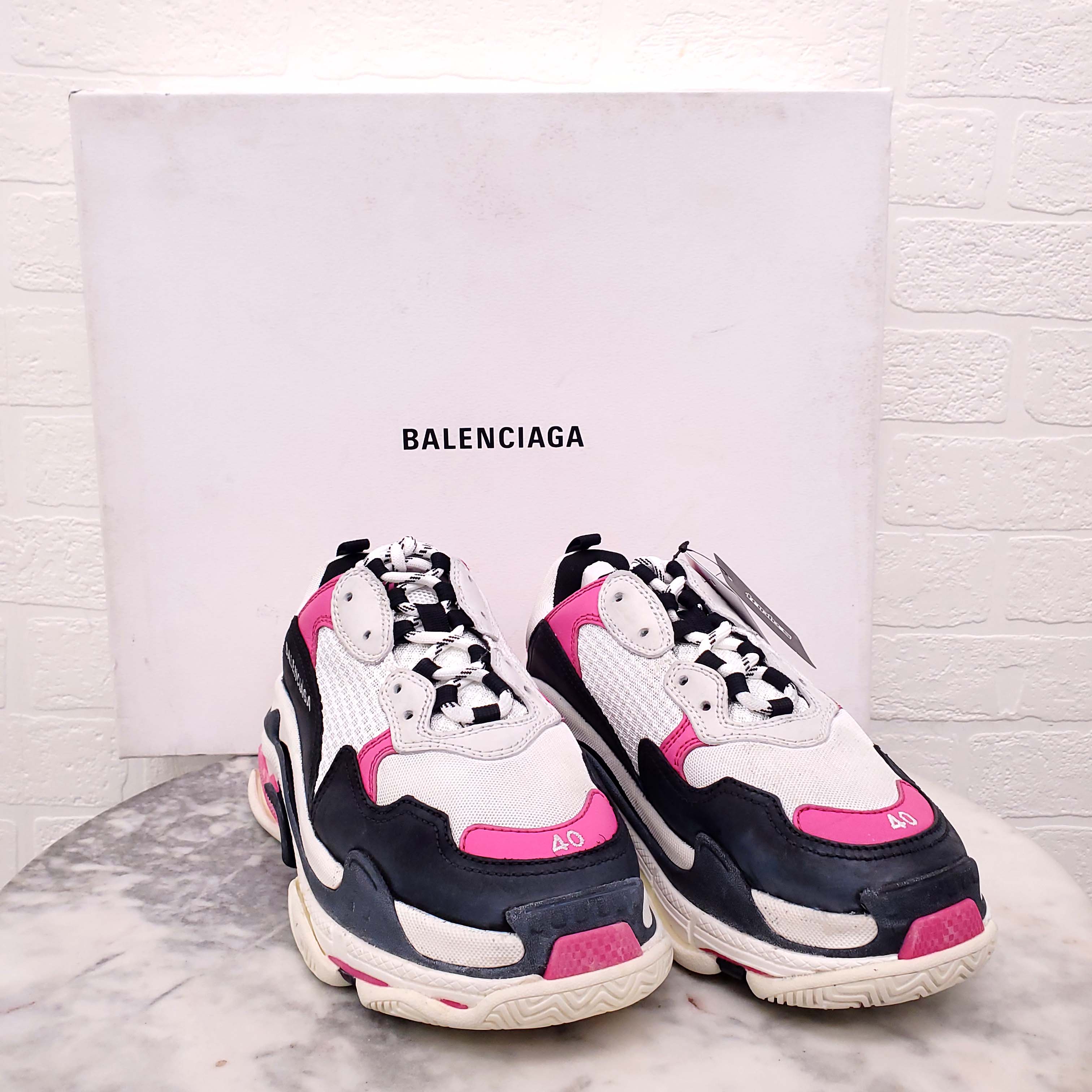 BALENCIAGA BLACK AND PINK TRIPLE S SNEAKERS - SIZE 40
