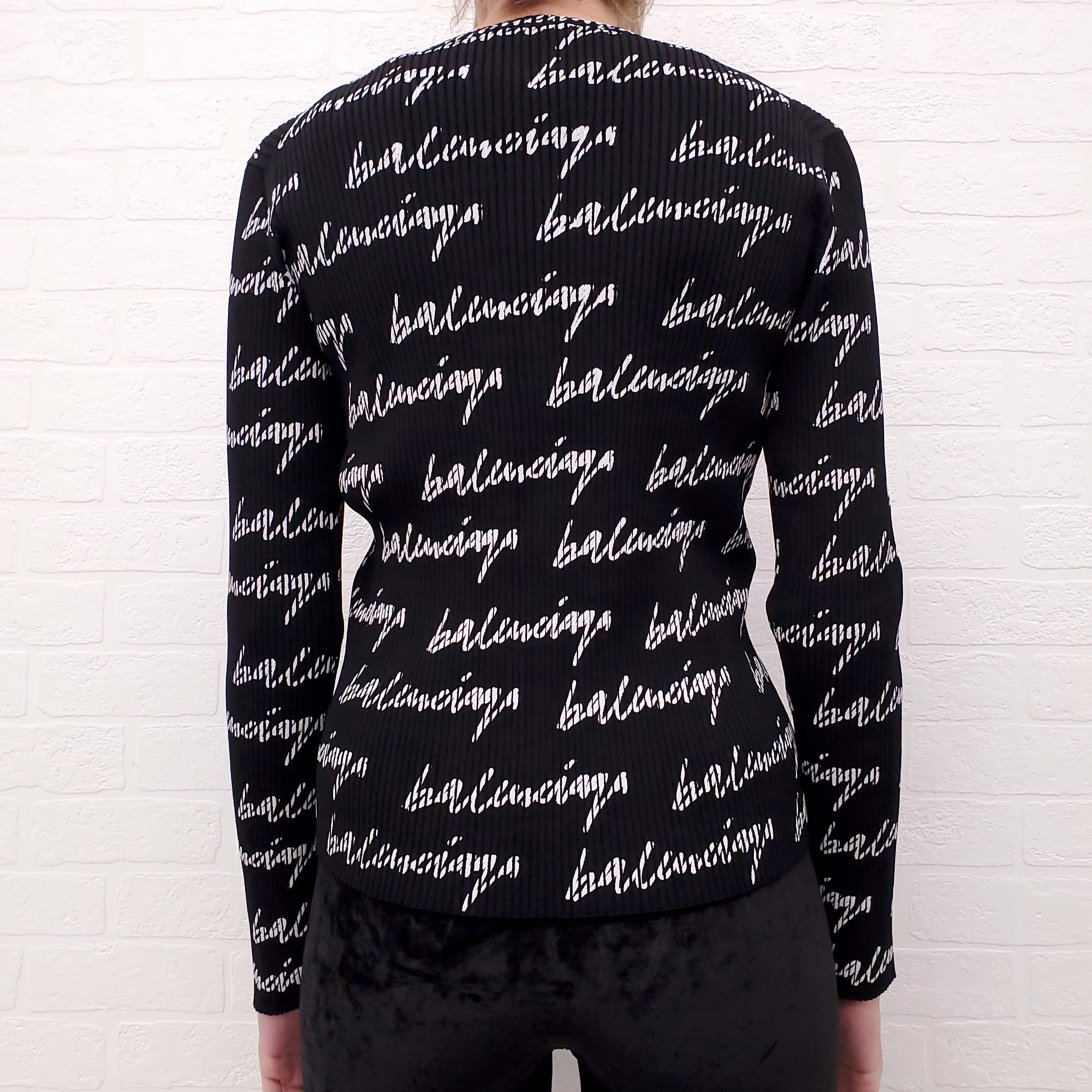 BALENCIAGA BLACK AND WHITE RIBBED CURSIVE LOGO SWEATER - SIZE M
