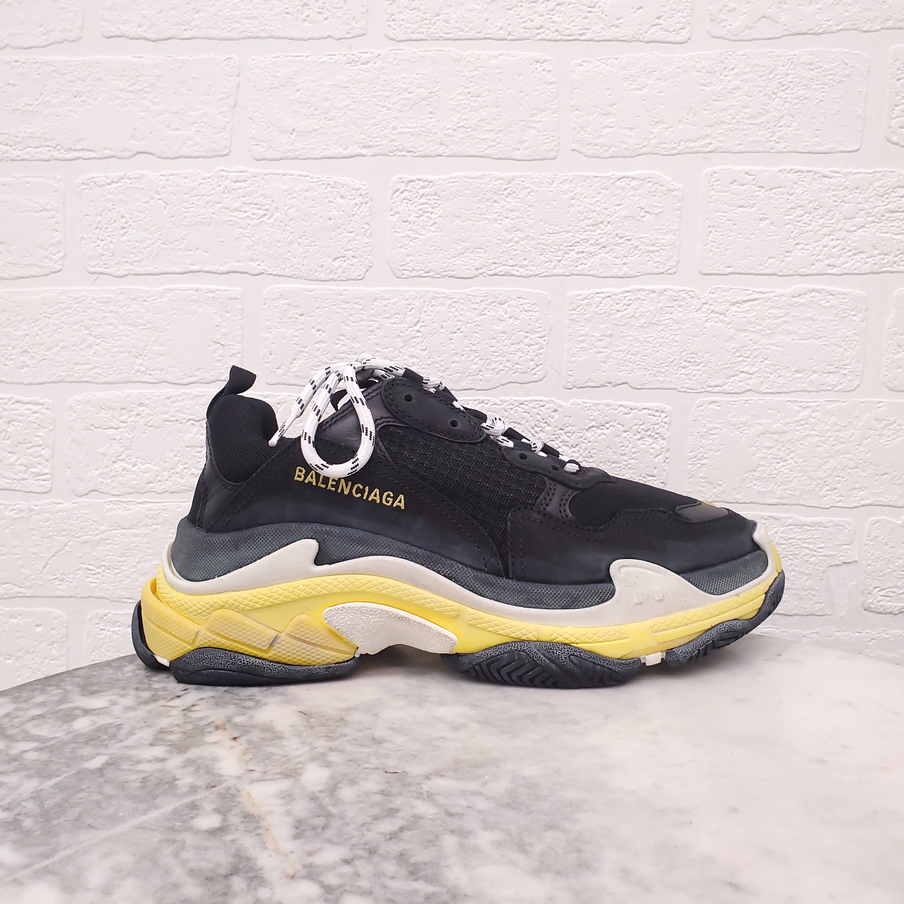 BALENCIAGA BLACK AND YELLOW TRIPLE S SNEAKERS - SIZE 40