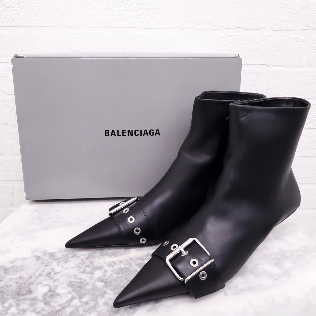 BALENCIAGA BLACK BUCKLE BOOT - 38.5
