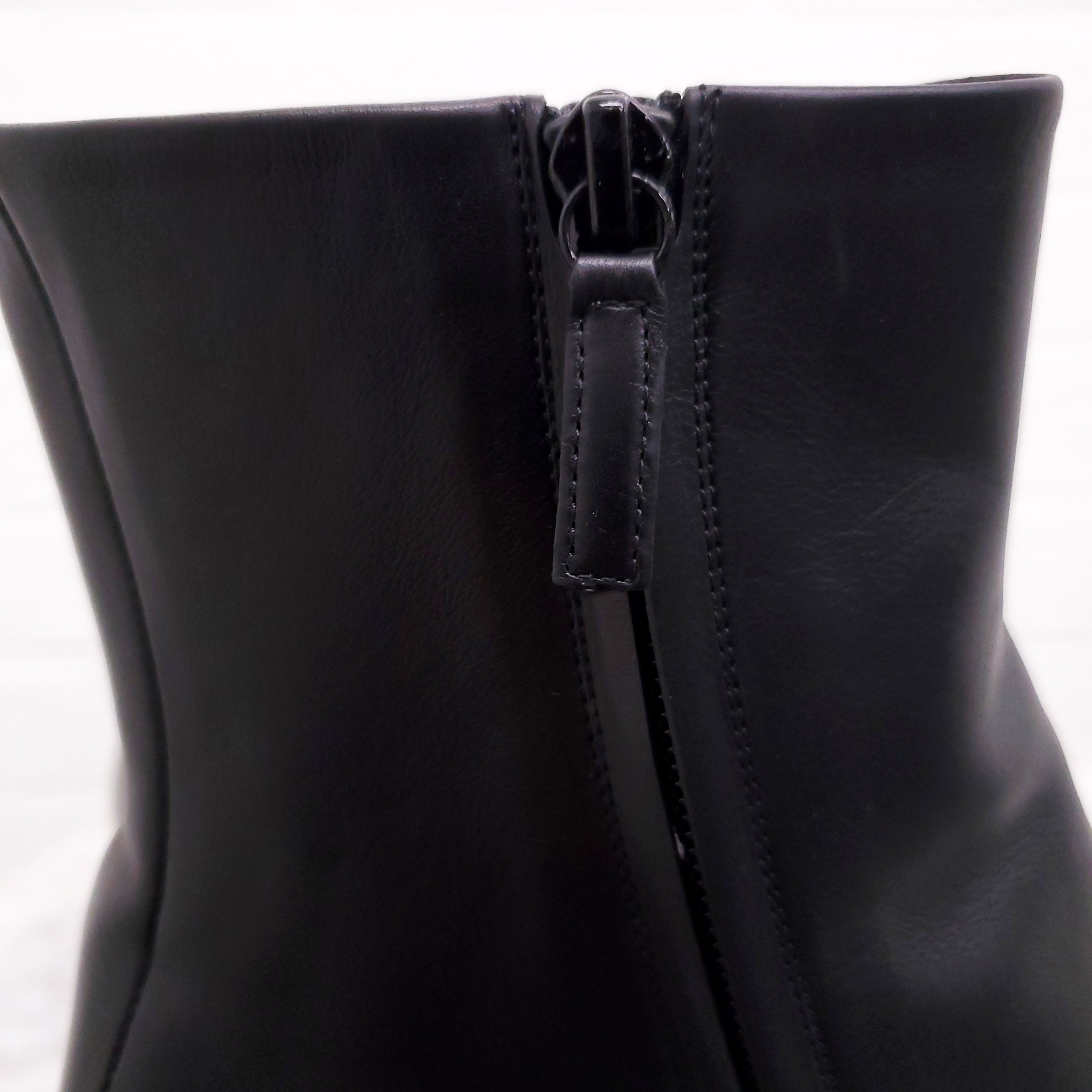 BALENCIAGA BLACK BUCKLE BOOT - 38.5