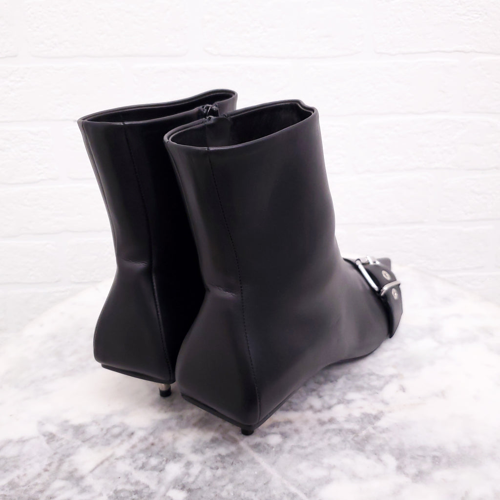 BALENCIAGA BLACK BUCKLE BOOT - 38.5