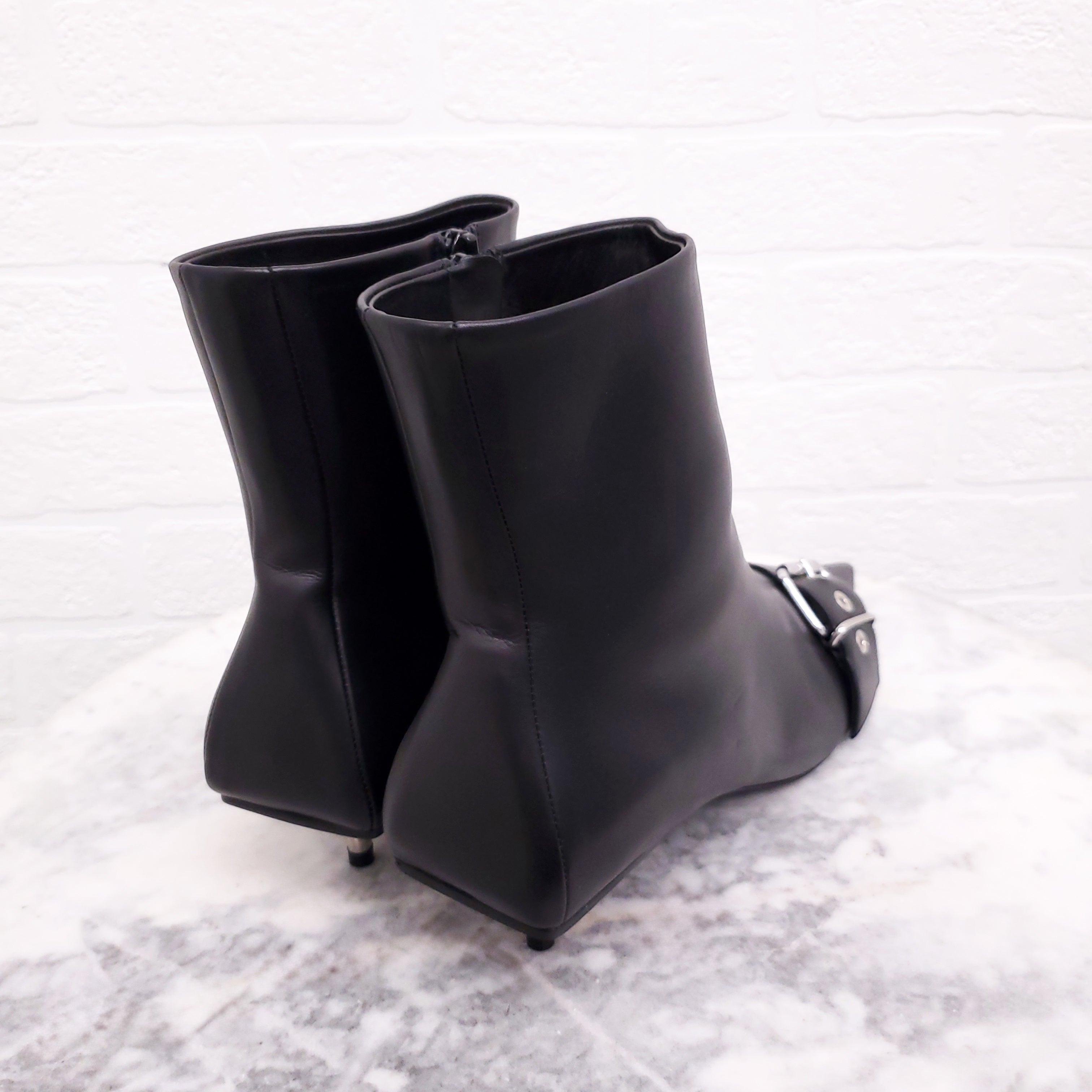 BALENCIAGA BLACK BUCKLE BOOT - 38.5