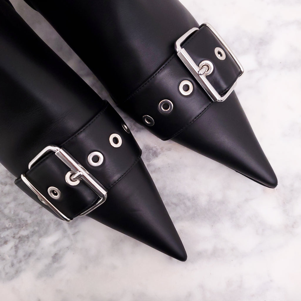 BALENCIAGA BLACK BUCKLE BOOT - 38.5