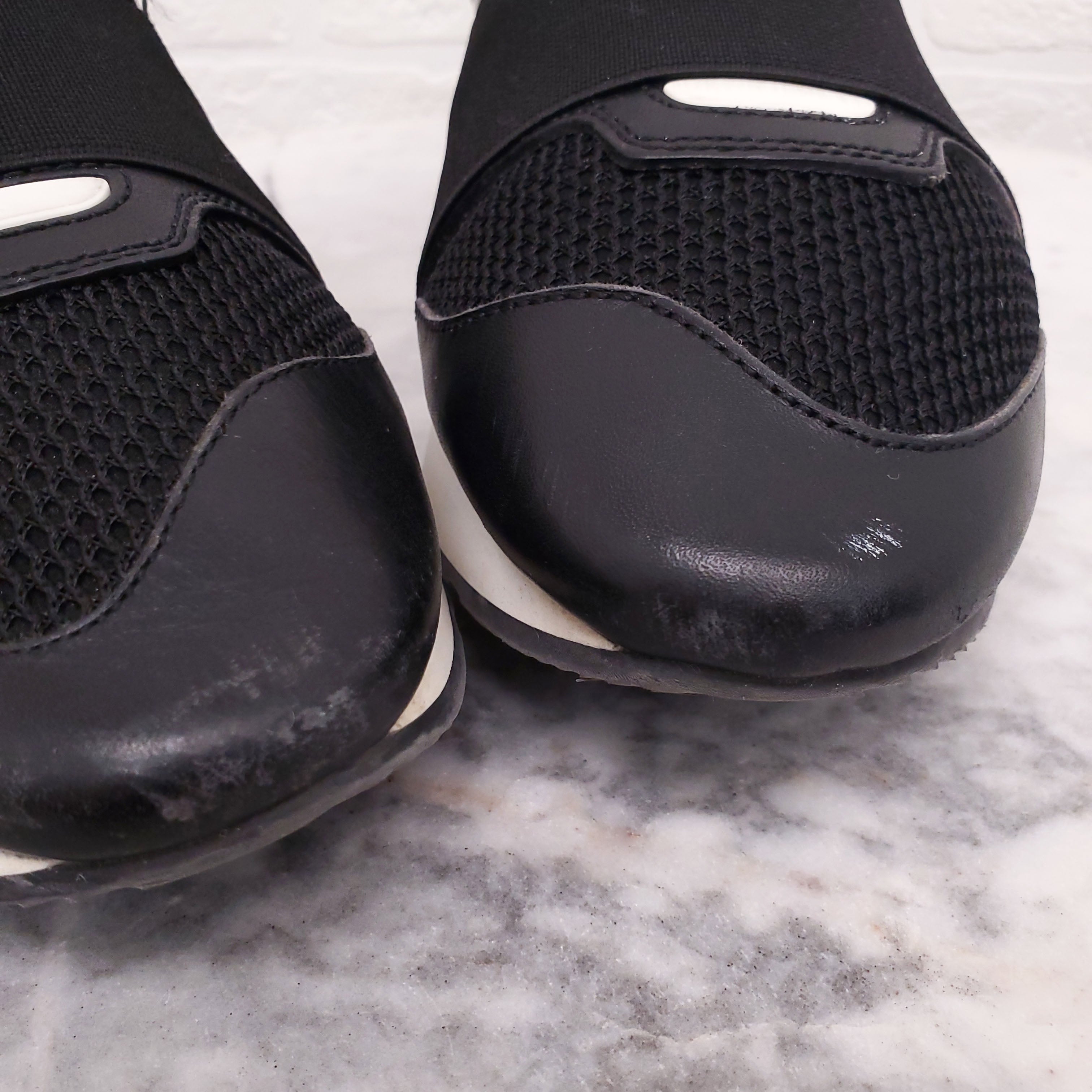 BALENCIAGA BLACK LEATHER AND ELASTIC SNEAKERS - SIZE 38