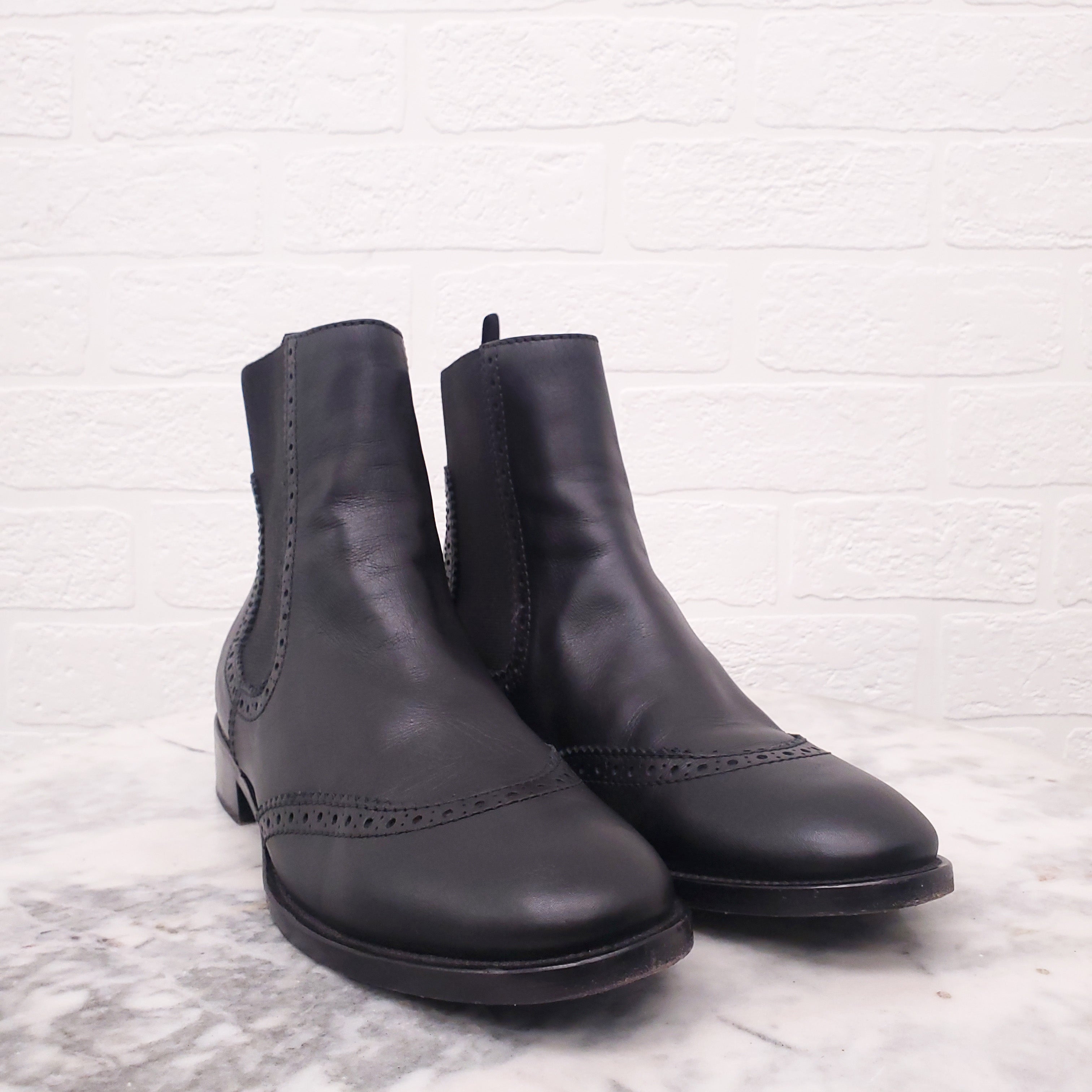 BALENCIAGA BLACK LEATHER SPECTATOR BOOTS - SIZE 38.5