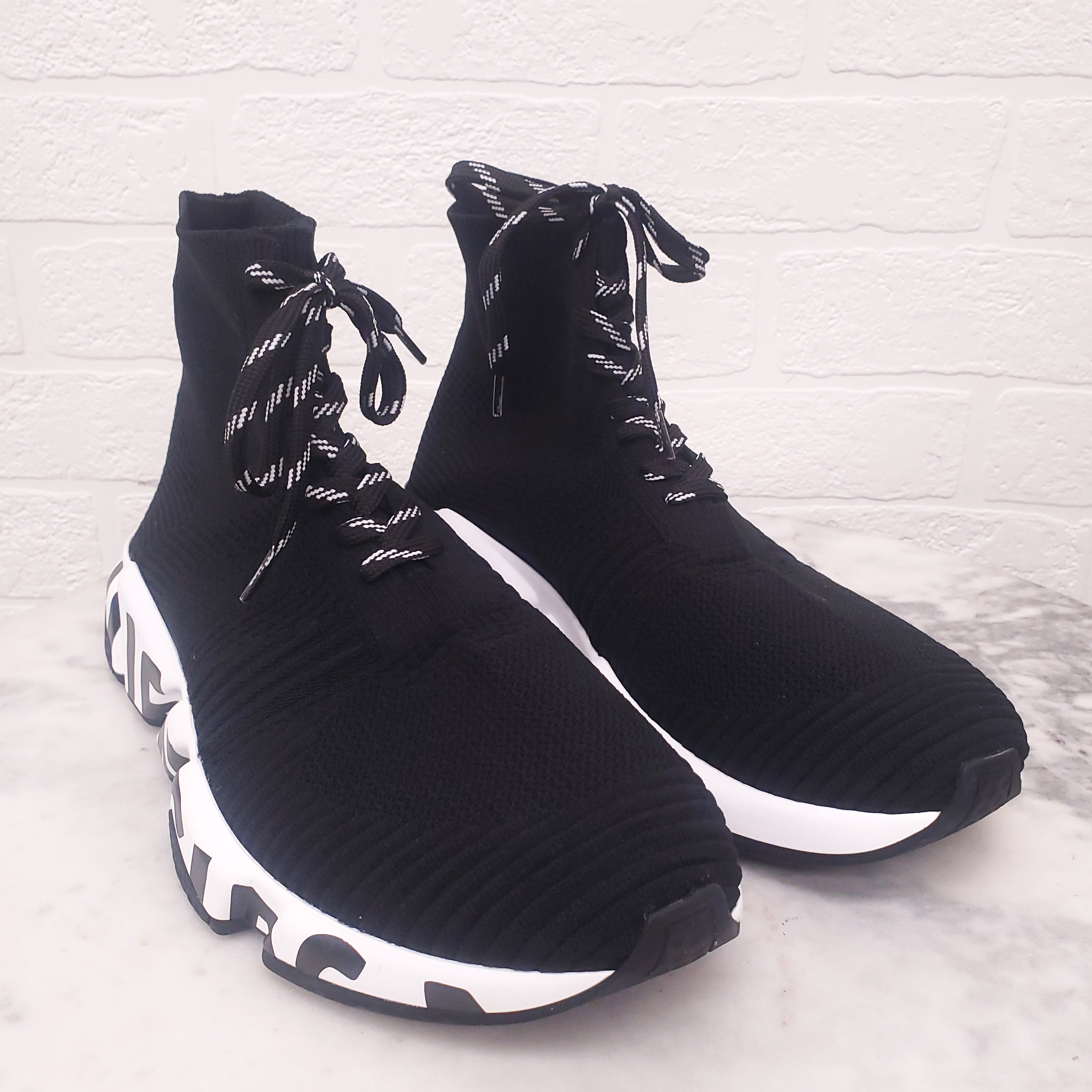 BALENCIAGA BLACK SNEAKERS - SIZE 41