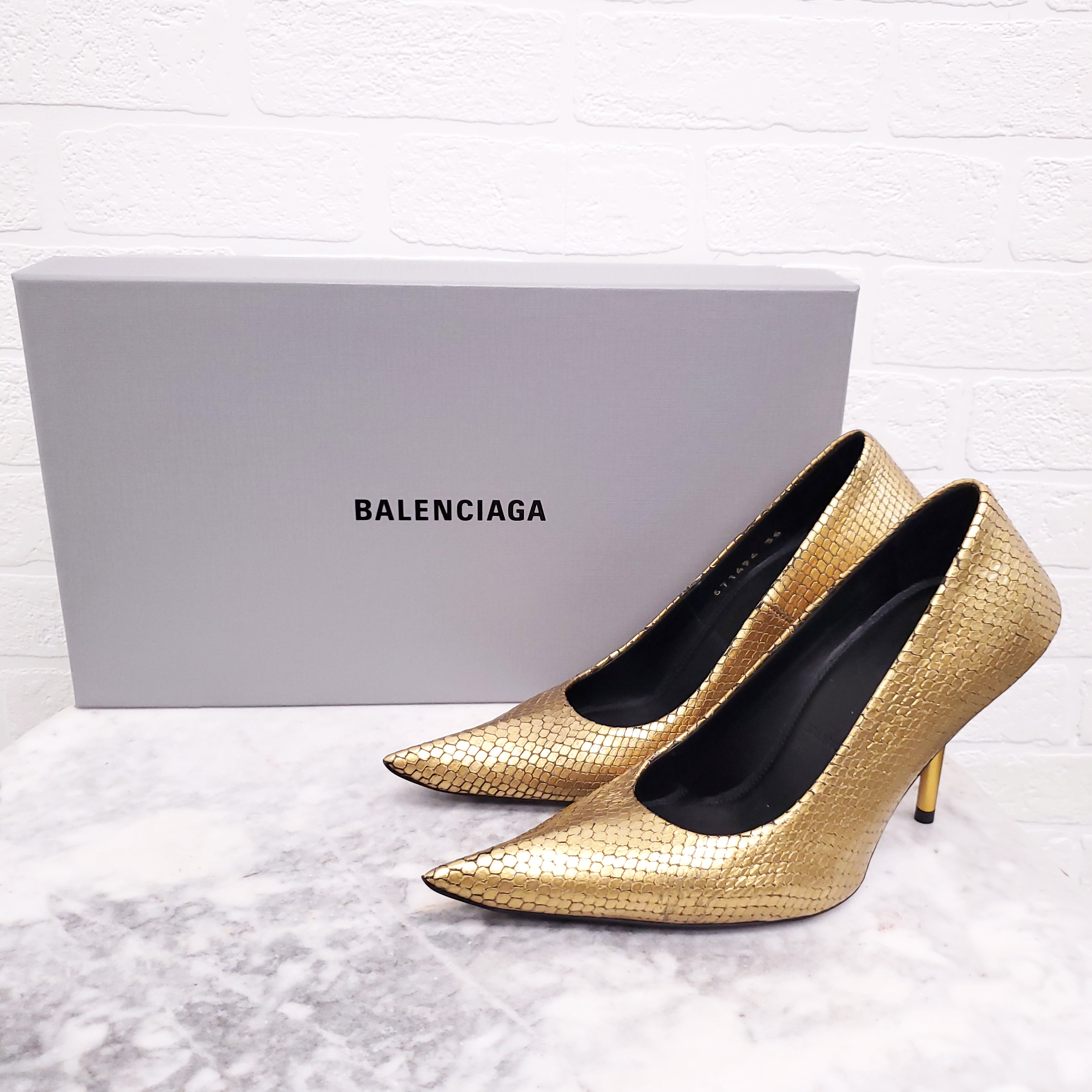 BALENCIAGA GOLD ESSEX PUMP - SIZE 36