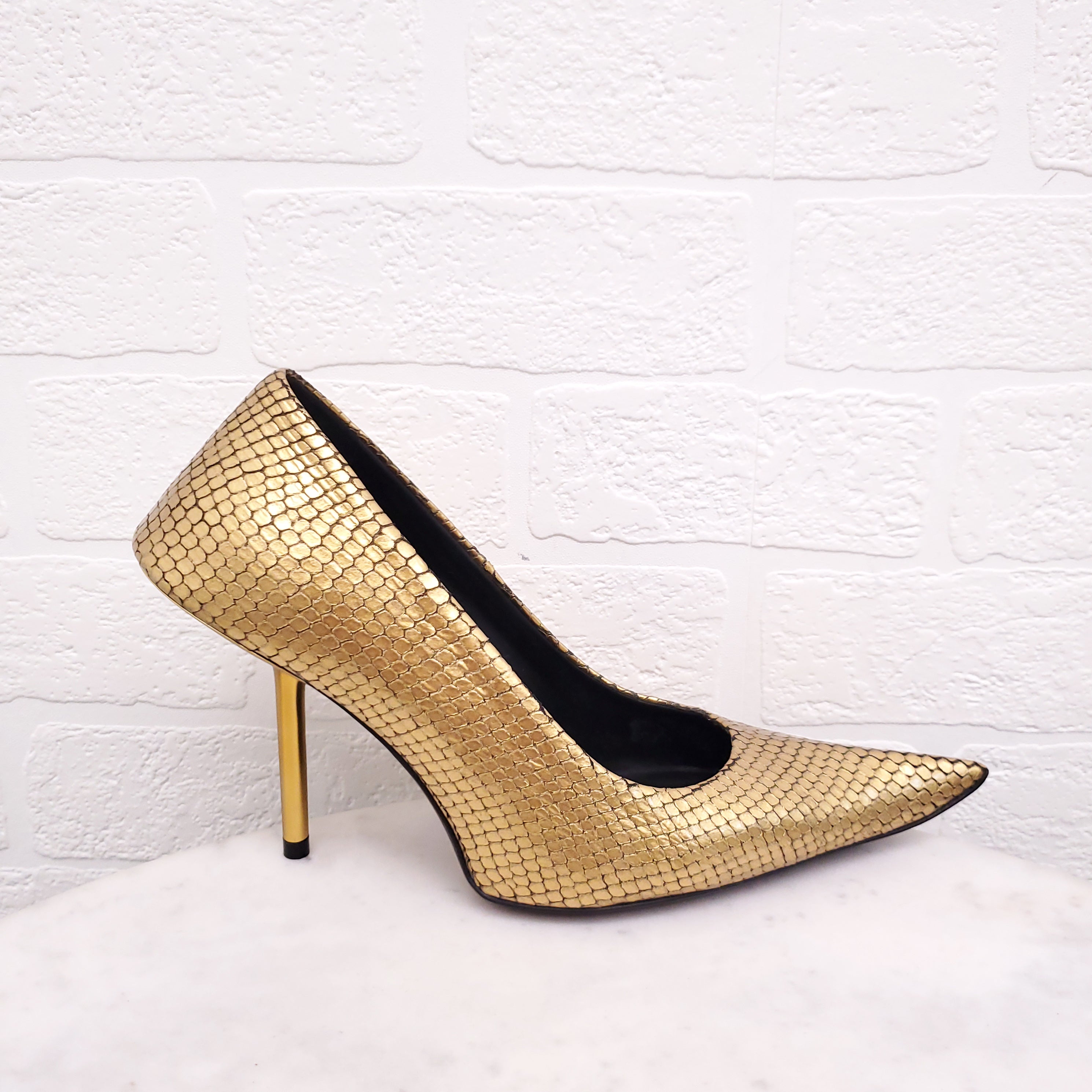 BALENCIAGA GOLD ESSEX PUMP - SIZE 36