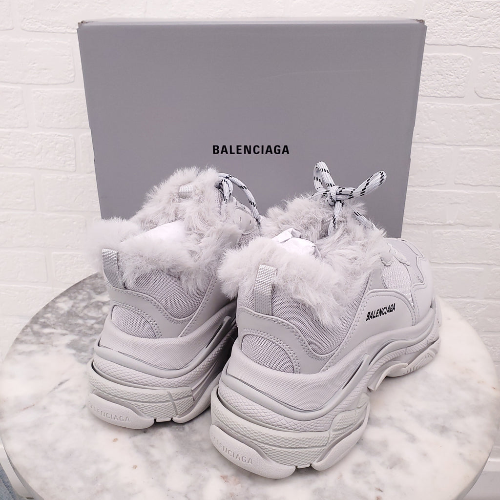 BALENCIAGA GREY TRIPLE S SNEAKERS - SIZE 41