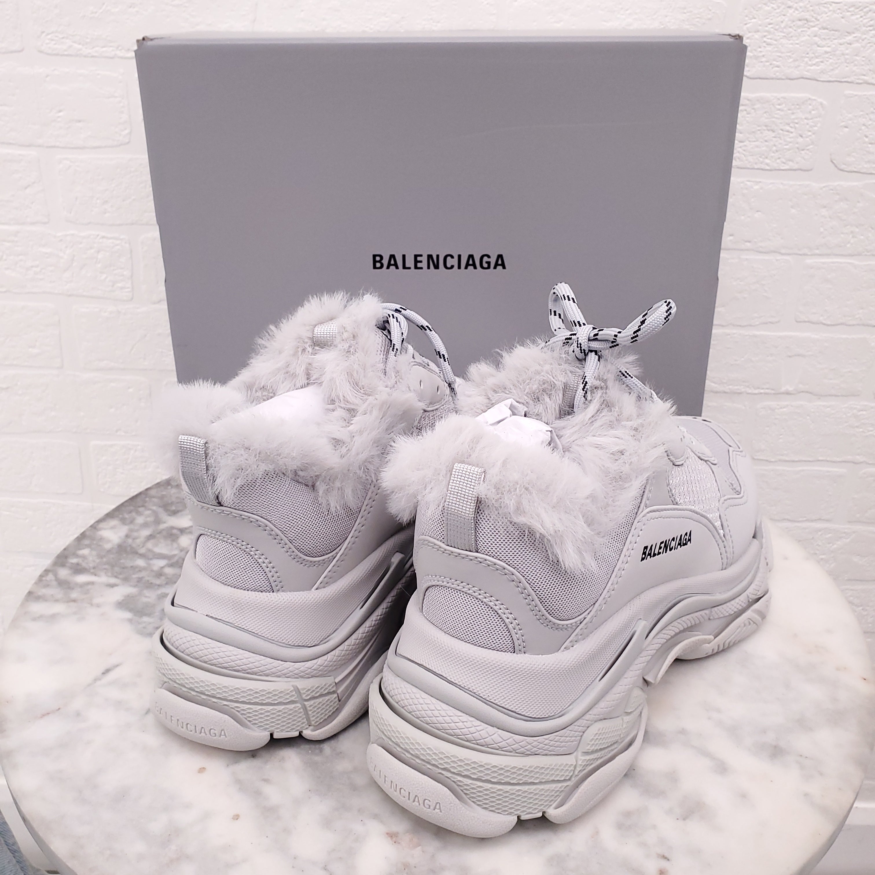 BALENCIAGA GREY TRIPLE S SNEAKERS - SIZE 41