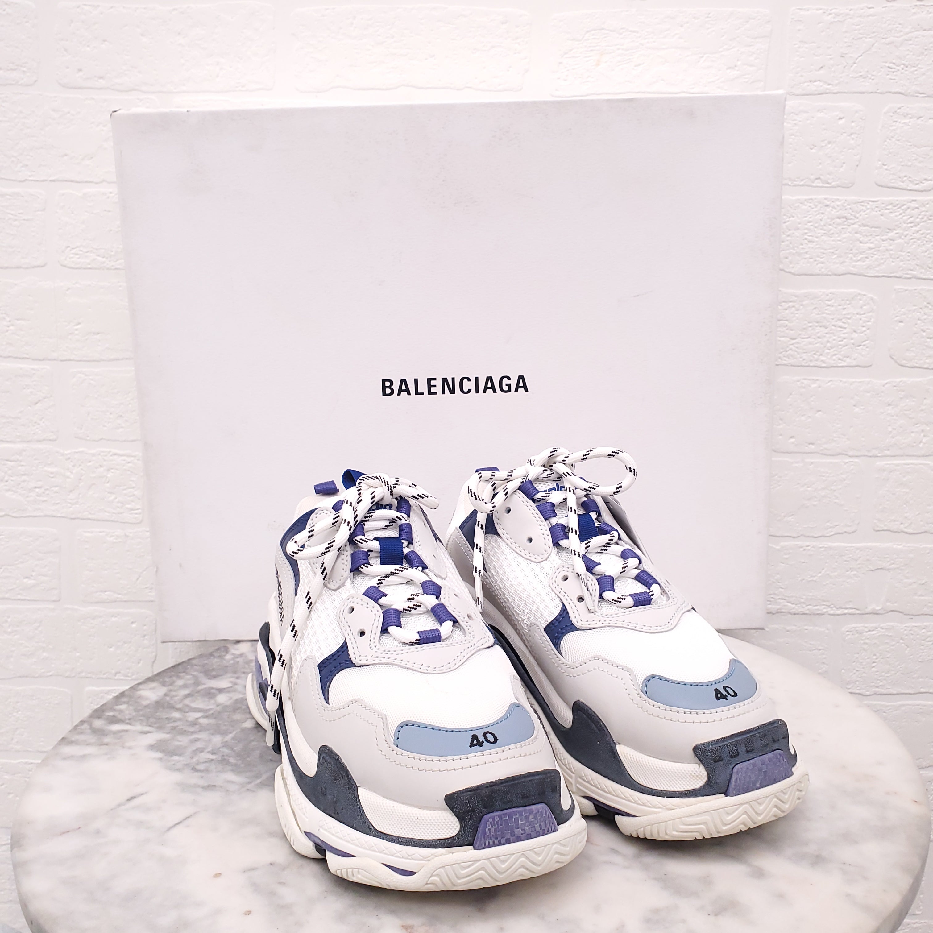 BALENCIAGA WHITE AND BLUE TRIPLE S SNEAKERS - SIZE 40