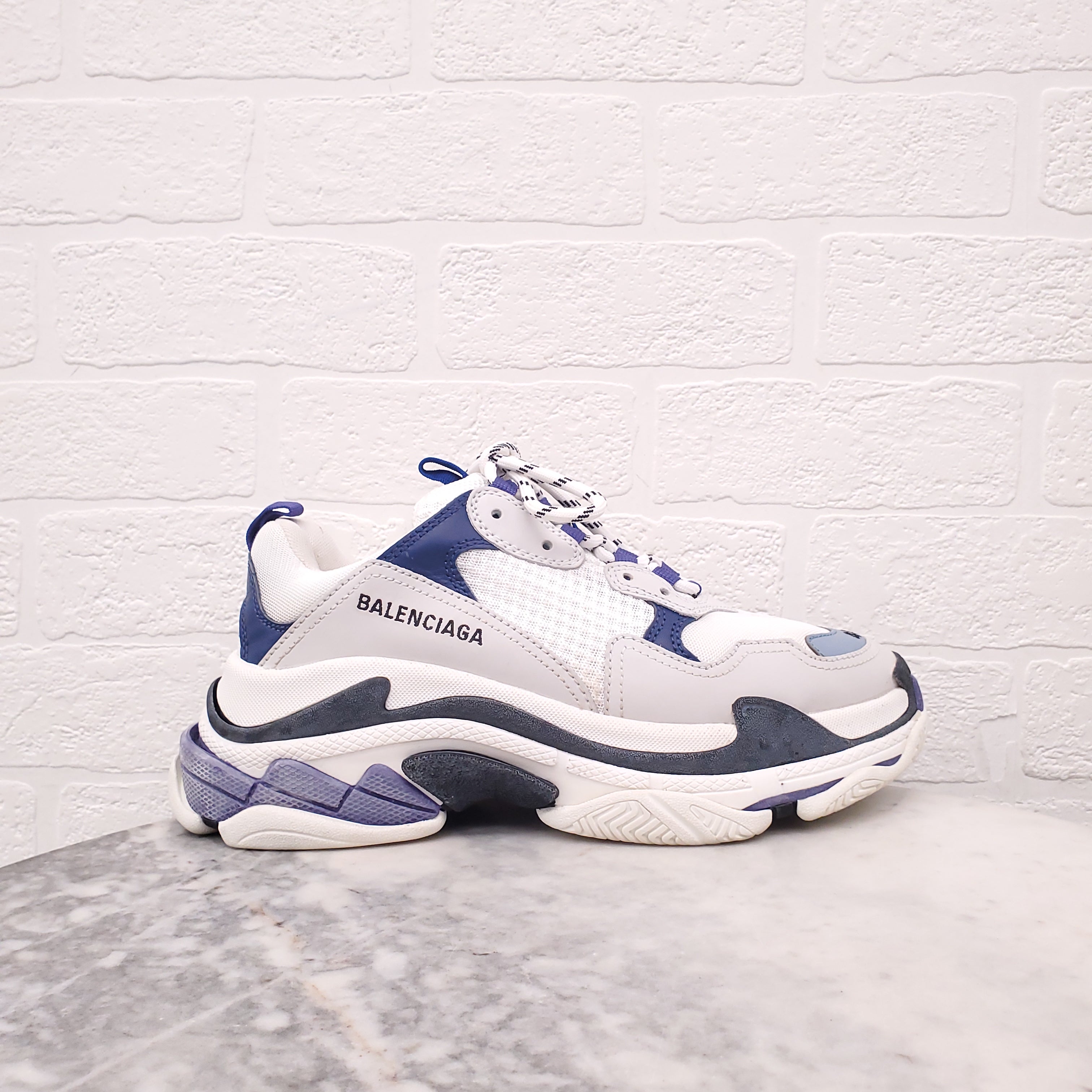 BALENCIAGA WHITE AND BLUE TRIPLE S SNEAKERS - SIZE 40