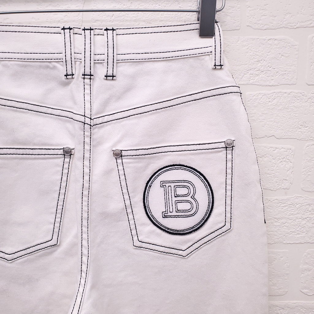BALMAIN WHITE JEANS WITH BLACK STITCHING - SIZE 34