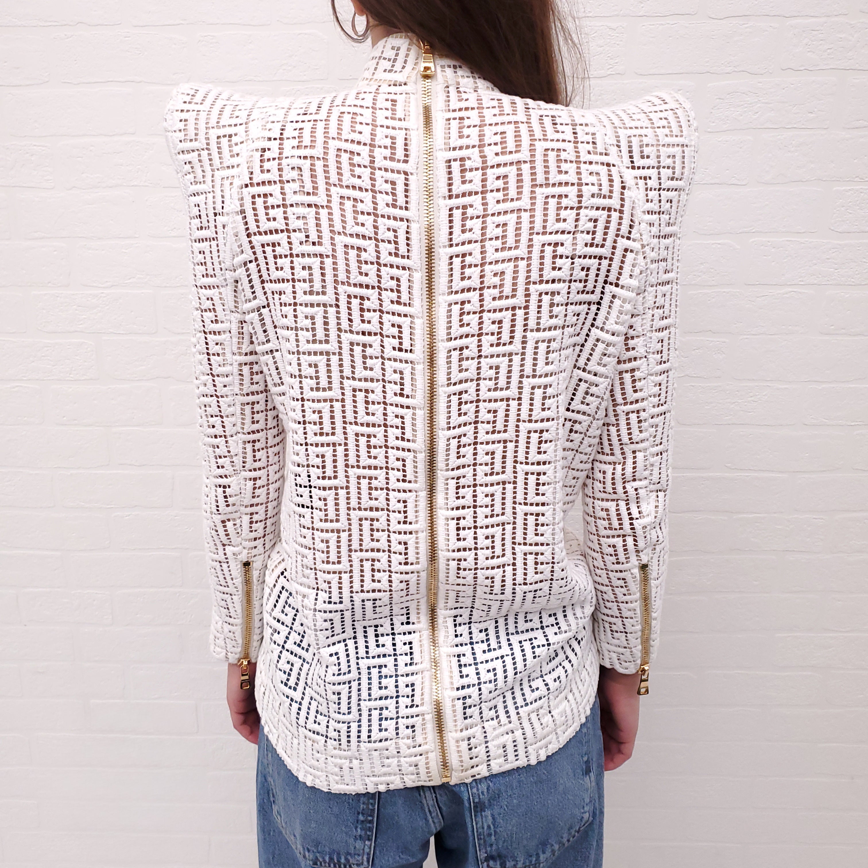 BALMAIN WHITE LOGO EYELET TOP WITH EXAGGERATED SHOULDERS - SIZE 34