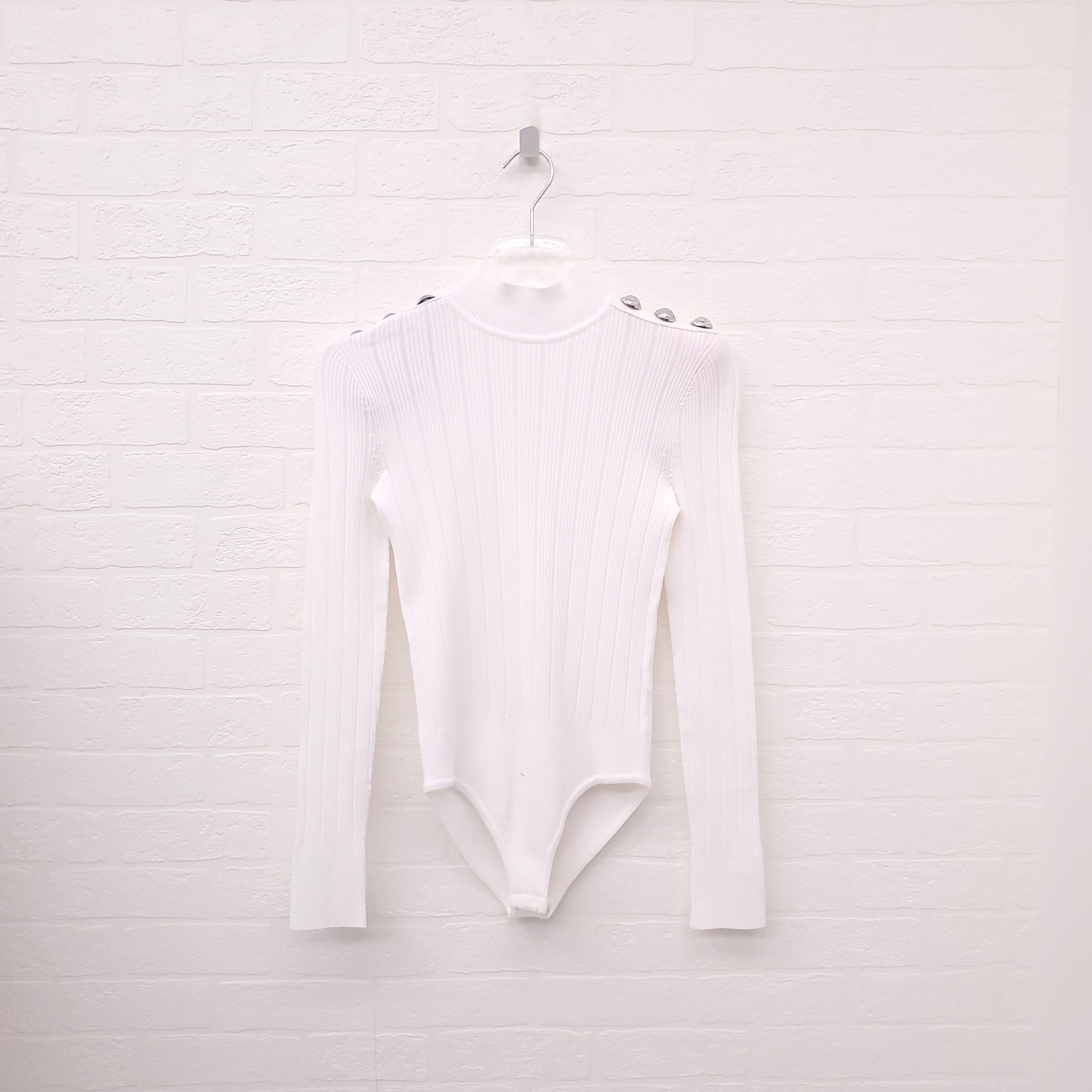 BALMAIN WHITE MOCK TURTLENECK KNIT BODYSUIT WITH SILVER BUTTONS - SIZE 36