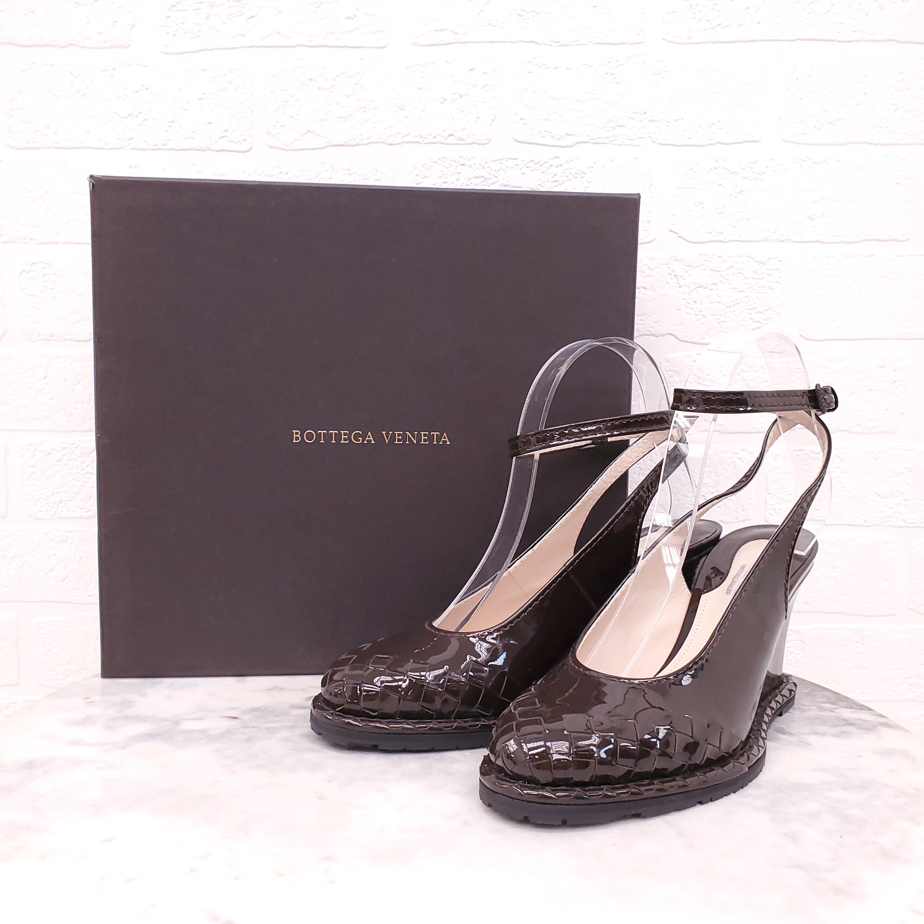 BOTTEGA ESPRESSO BROWN PATENT STITCHED WEDGE HEEL - SIZE 38