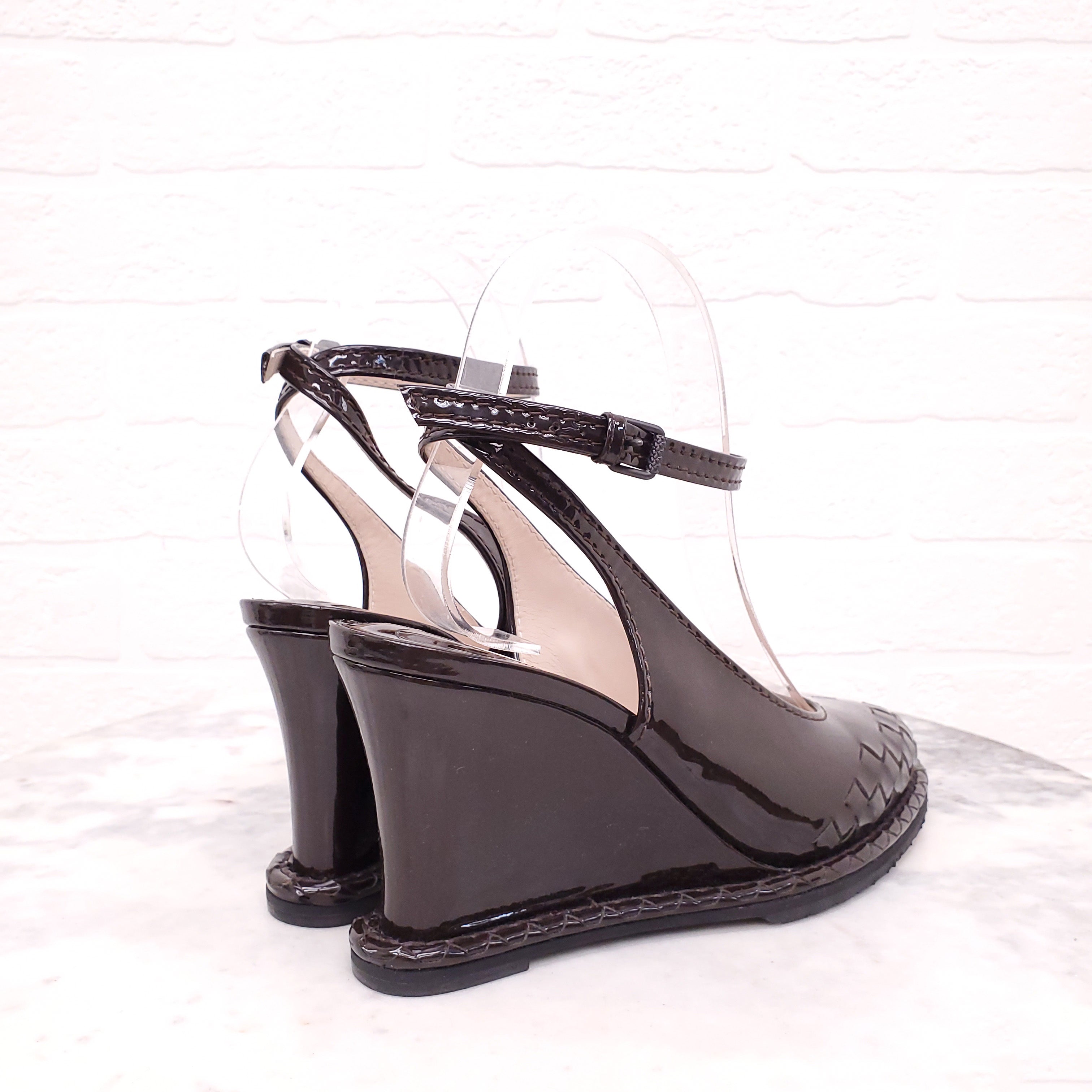 BOTTEGA ESPRESSO BROWN PATENT STITCHED WEDGE HEEL - SIZE 38
