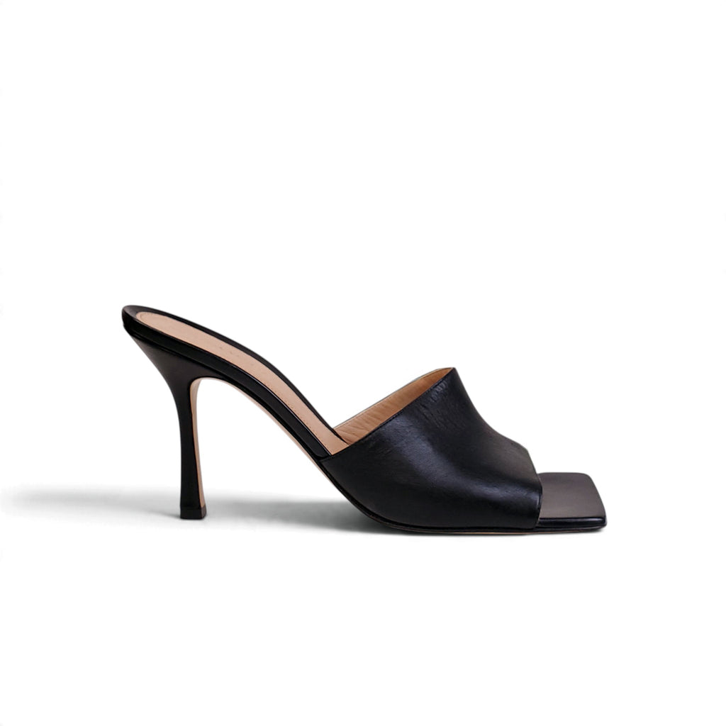 BOTTEGA VENETA BLACK LEATHER MULE HEELS - SIZE 42
