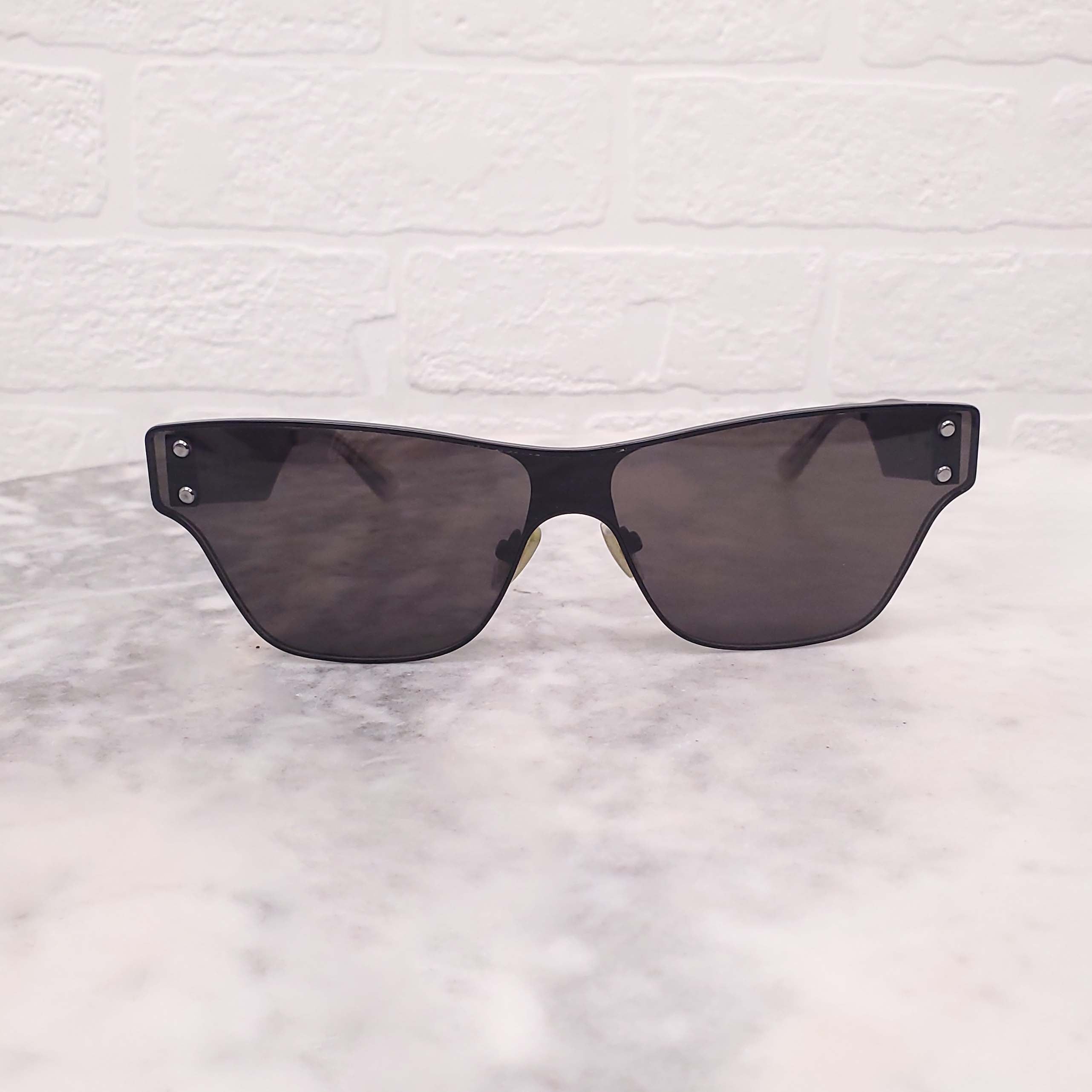BOTTEGA VENETA BLACK SUNGLASSES