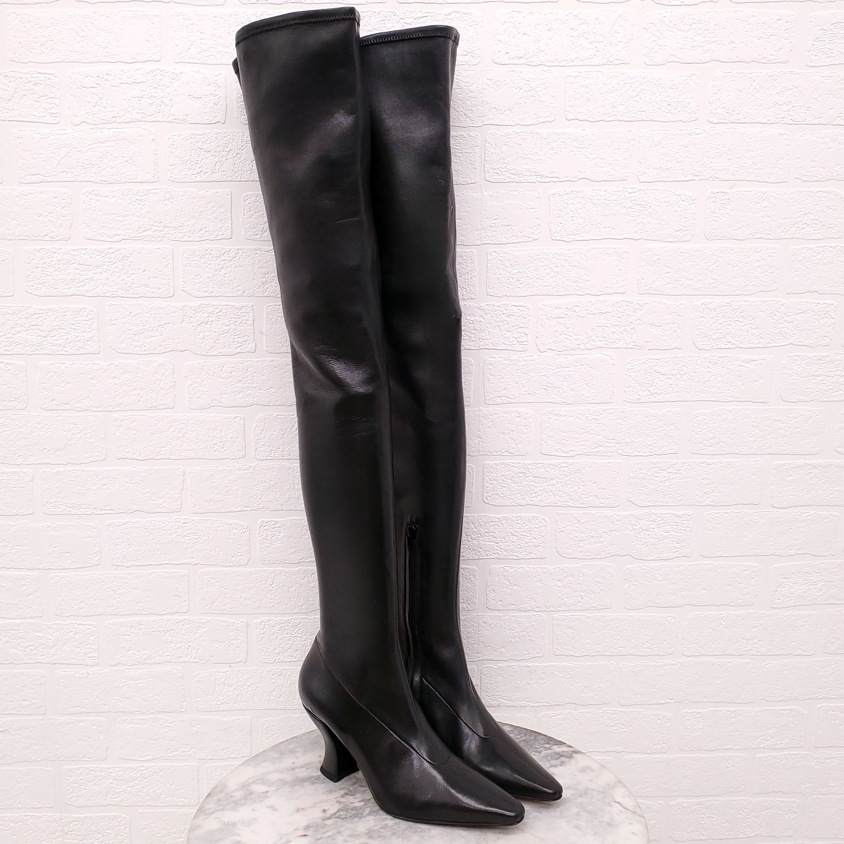 BOTTEGA VENETA BLACK THIGH HIGH POINTED HEELS - SIZE 41