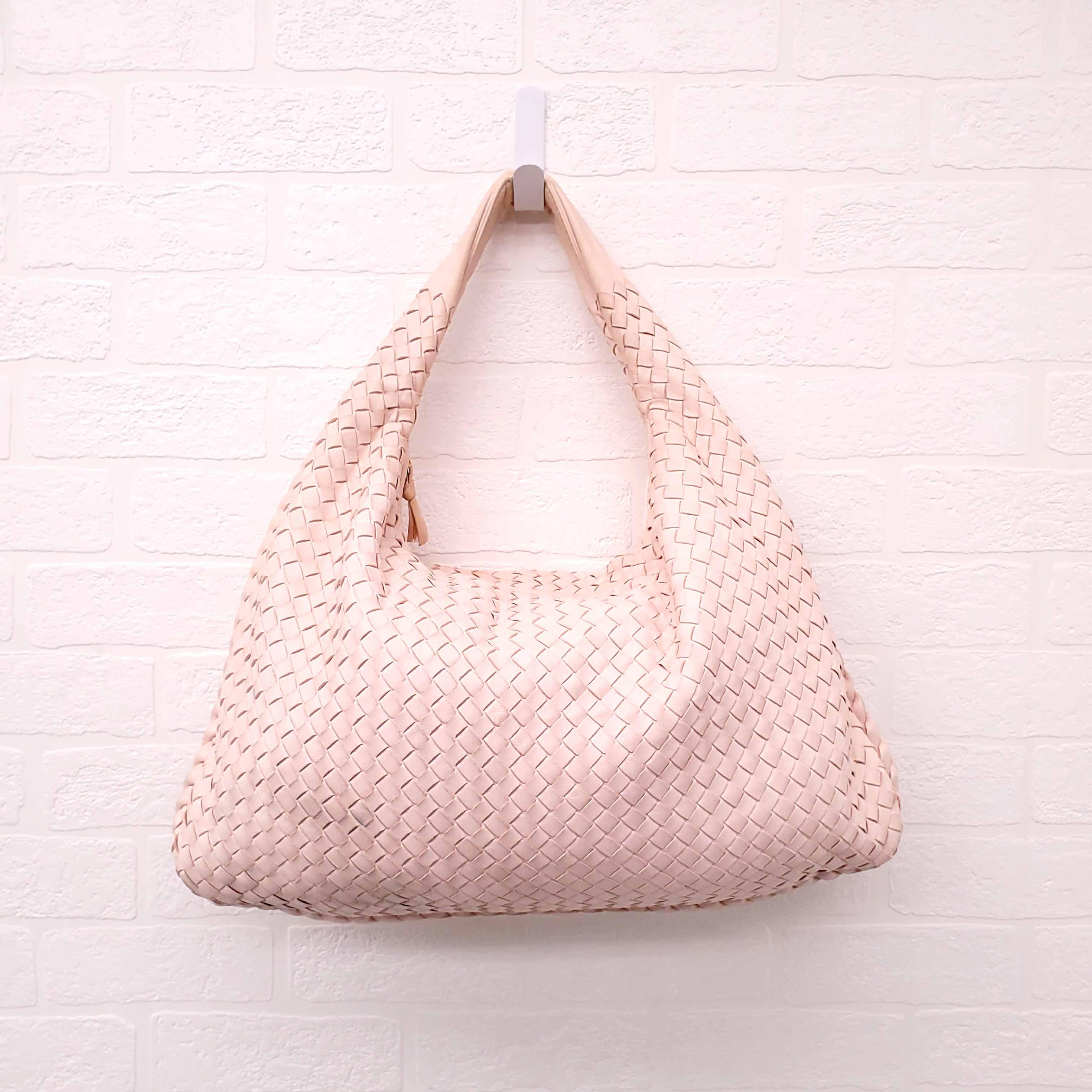 BOTTEGA VENETA INTRECCIATO PINK WOVEN NAPPA LEATHER HOBO BAG