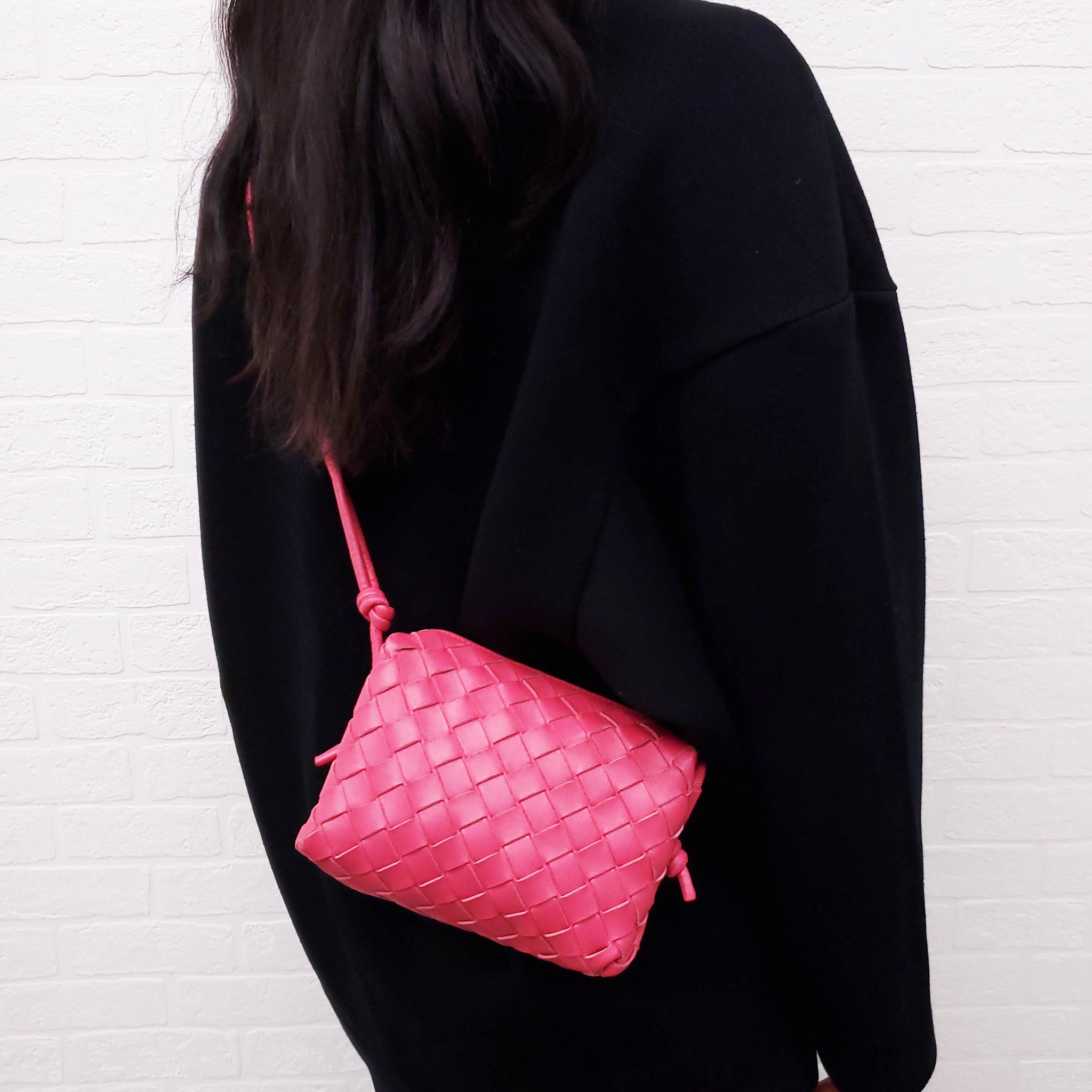 ハンドバッグ BOTTEGA VENETA PINK LEATHER HANDBAG BOTTEGA VENETA PINK LEATHER 'LOOP' MINI BAG – Rewind Couture