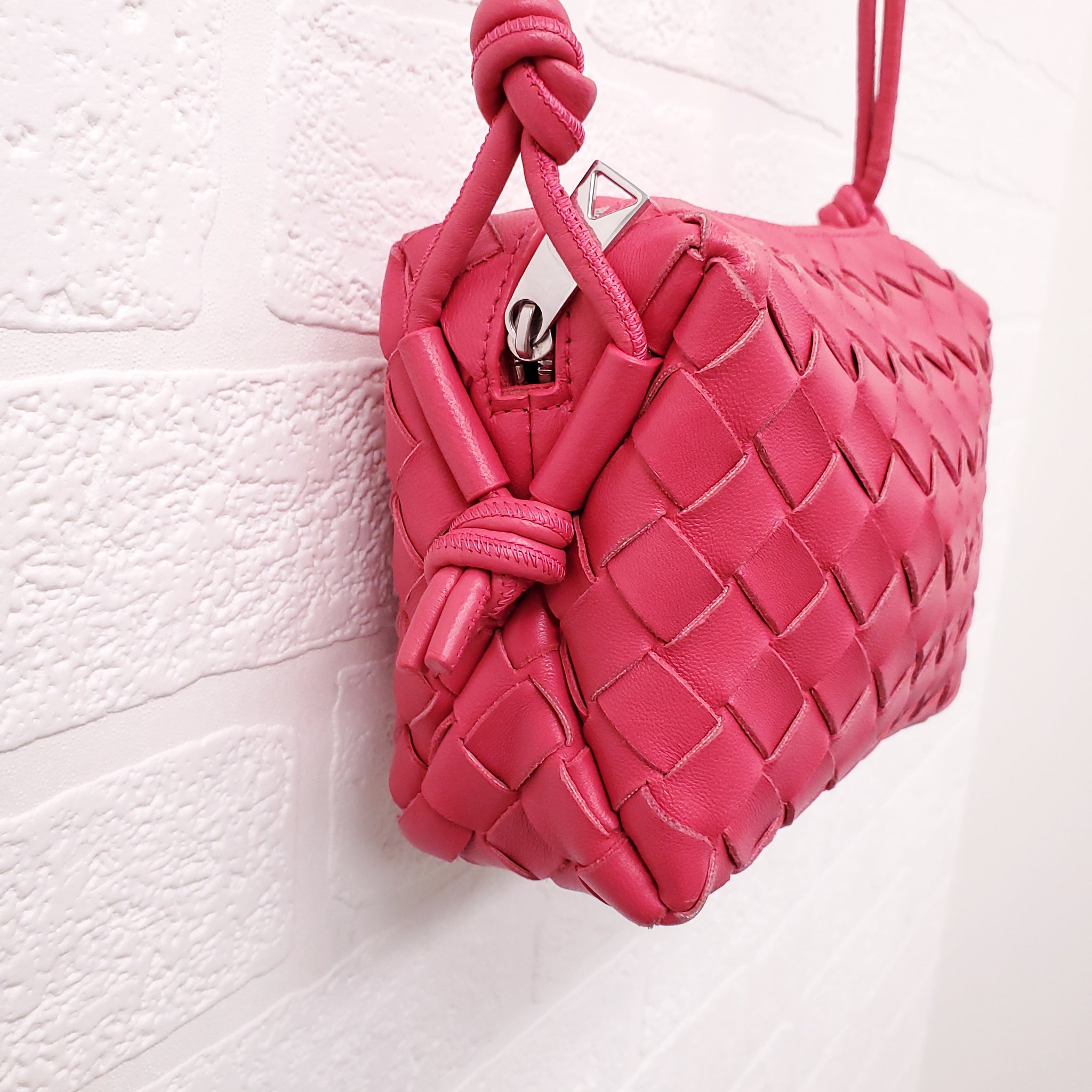 BOTTEGA VENETA PINK LEATHER 'LOOP' MINI BAG – Rewind Couture