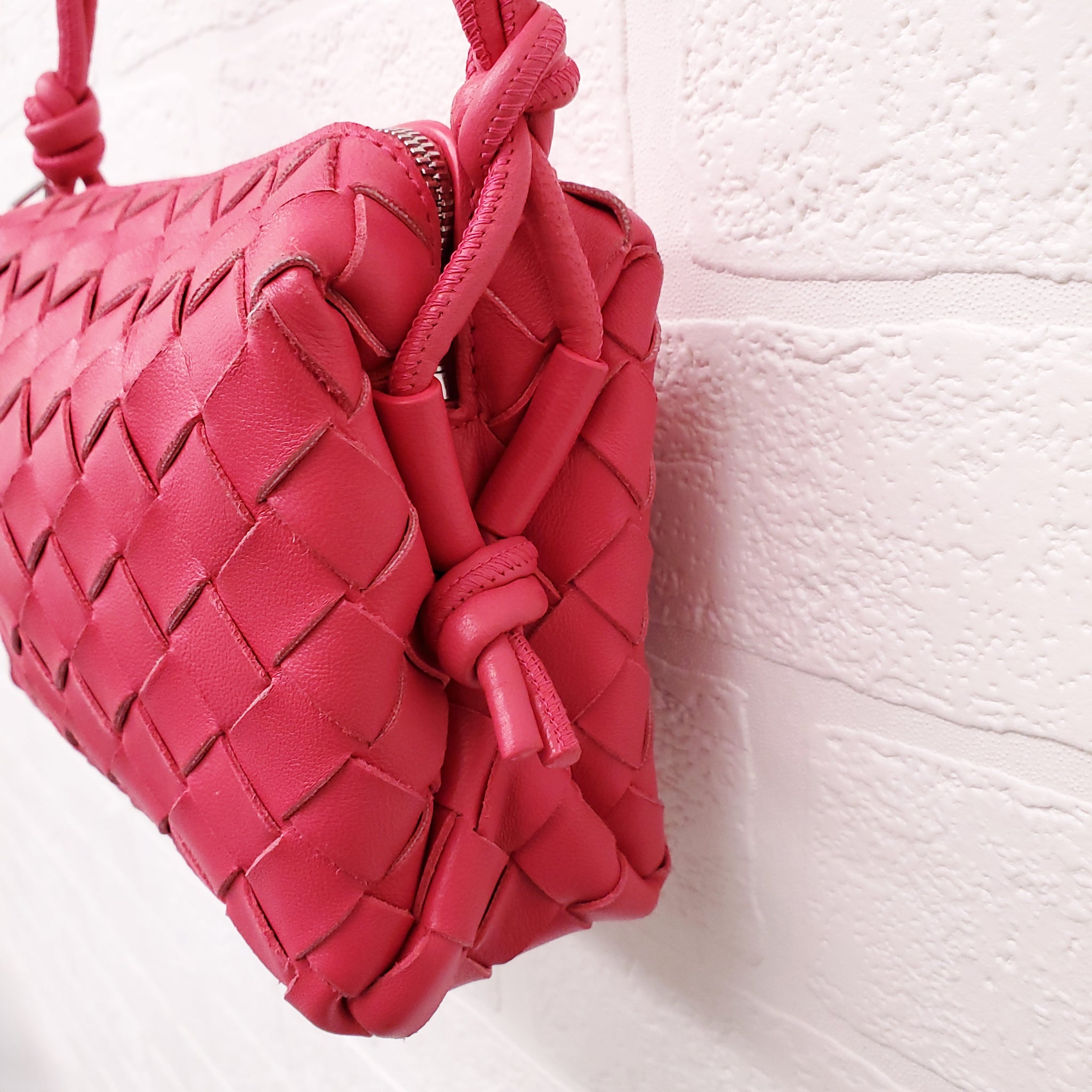 ハンドバッグ BOTTEGA VENETA PINK LEATHER HANDBAG BOTTEGA VENETA PINK LEATHER 'LOOP' MINI BAG – Rewind Couture