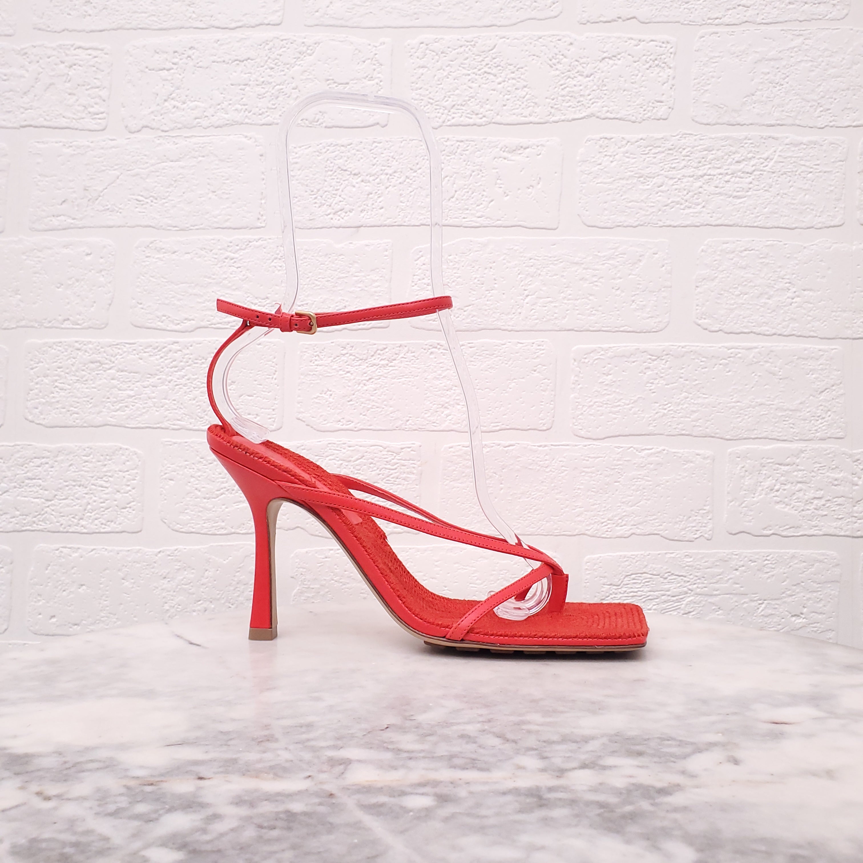 BOTTEGA VENETA RED RAFFIA HEELS - SIZE 38