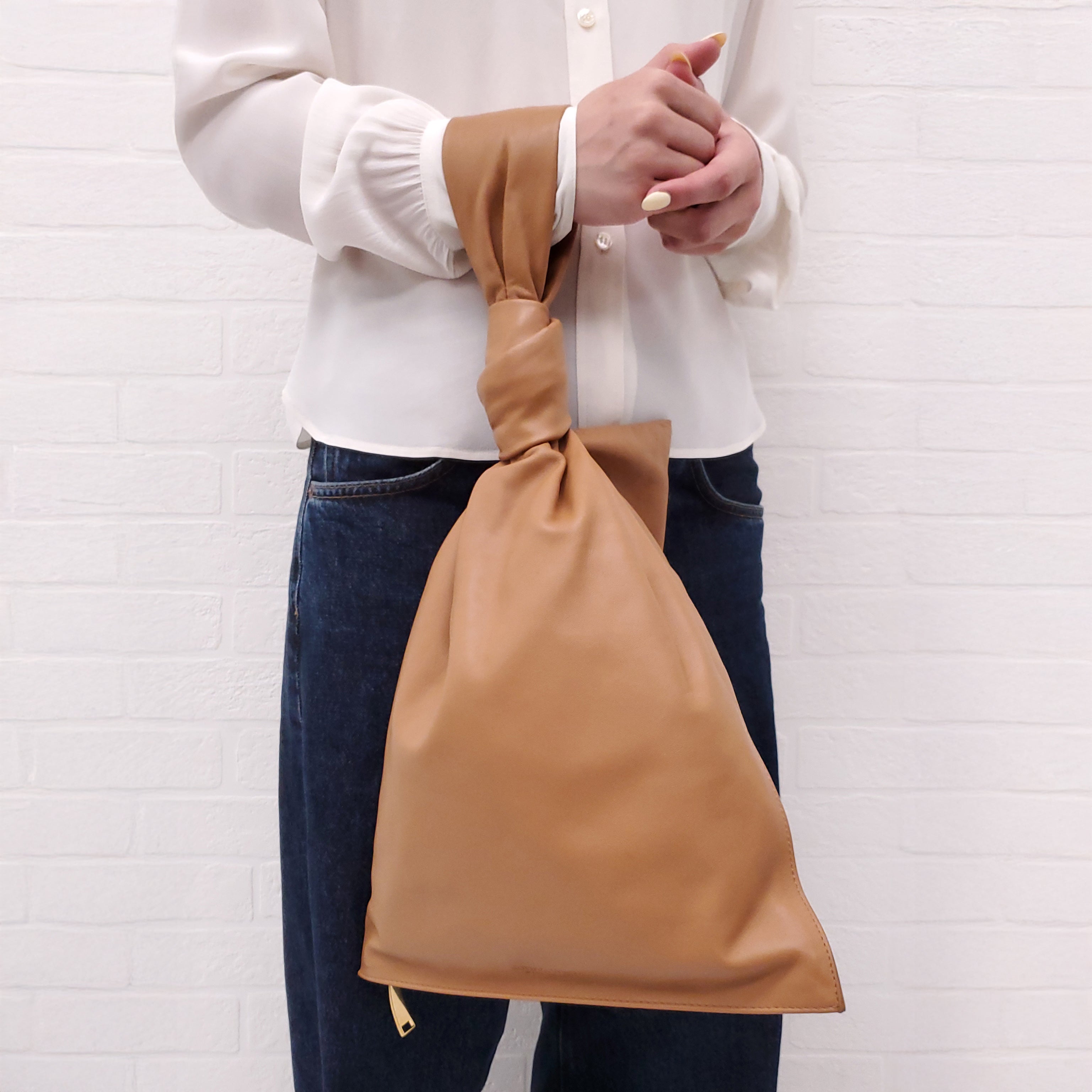 BOTTEGA VENETA TAN LEATHER TWIST BAG
