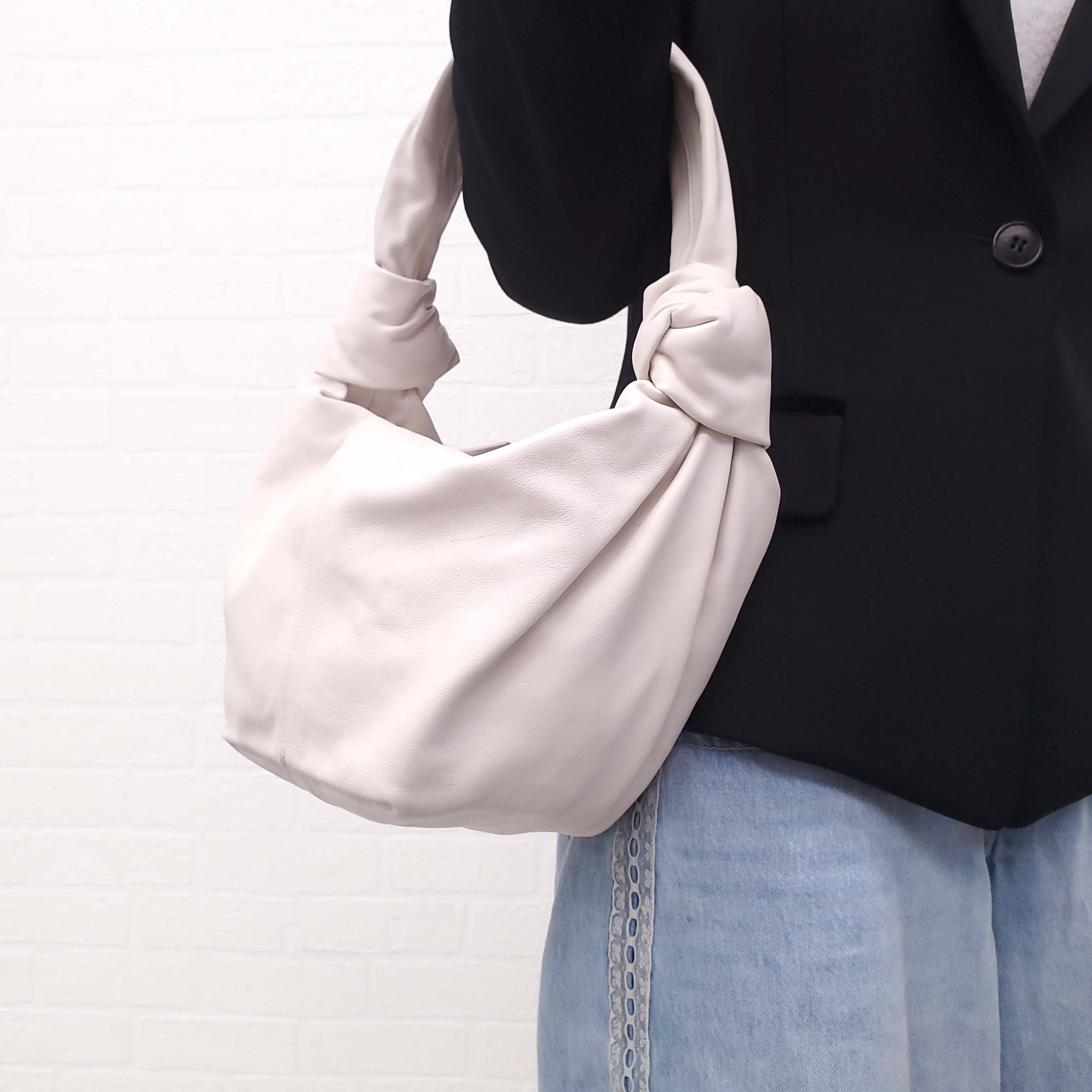 BOTTEGA VENETA WHITE NAPPA LEATHER DOUBLE KNOT HANDLE BAG