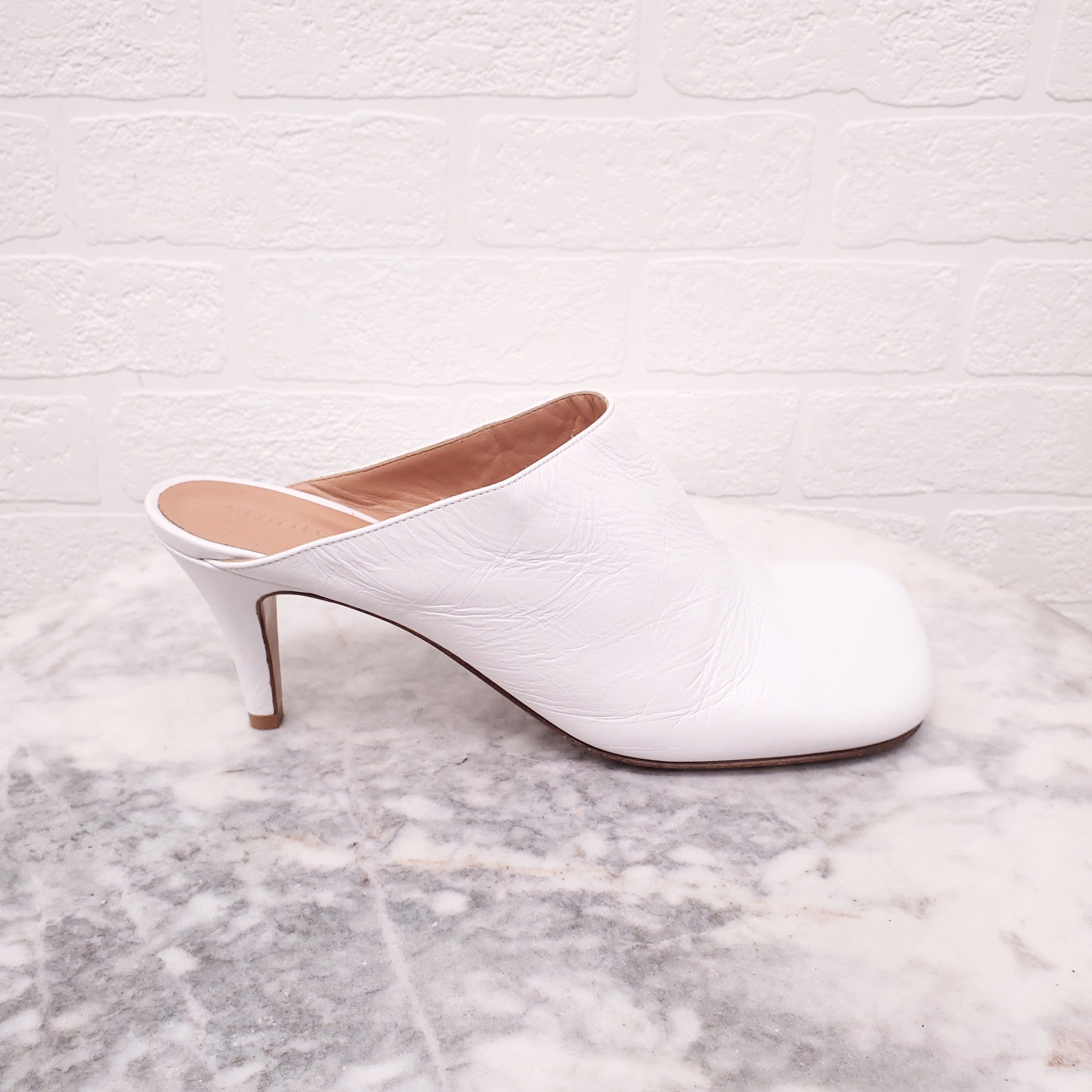 BOTTEGA VENETA WHITE SQUARE TOE MULES - SIZE 40