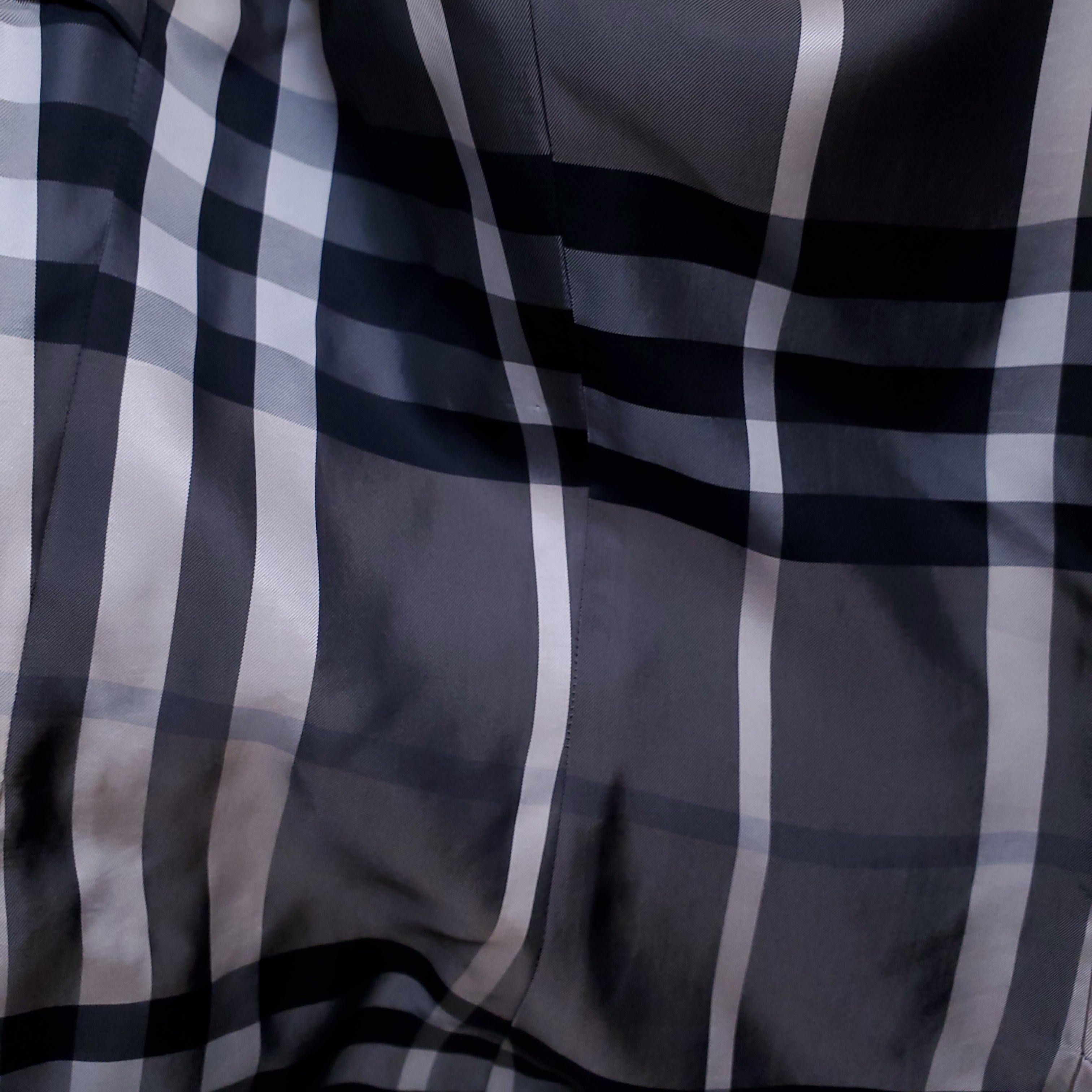 BURBERRY BLACK BLAZER WITH CHECK LINING - SIZE 8