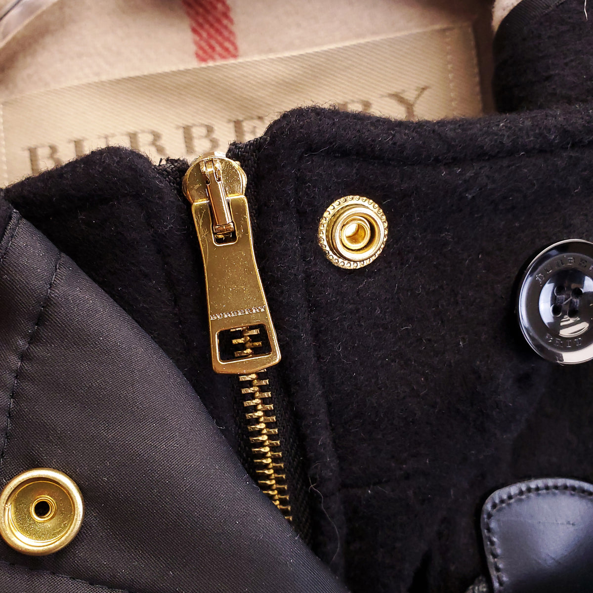BURBERRY BRIT TOGGLE JACKET WITH CHECK LINING - SIZE 2