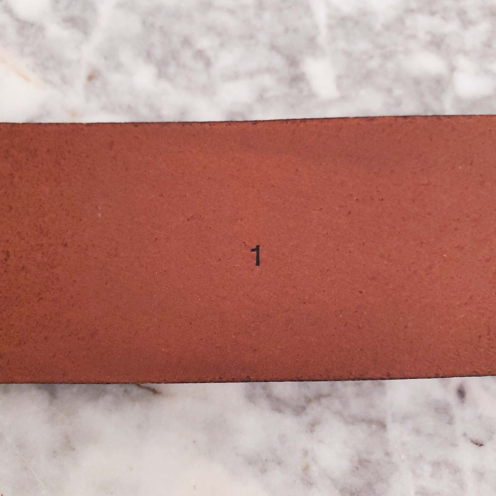 BURBERRY BROWN LEATHER BELT - SIZE S