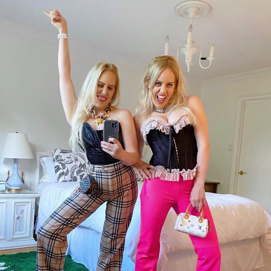 BURBERRY VINTAGE TROUSERS - SIZE XS