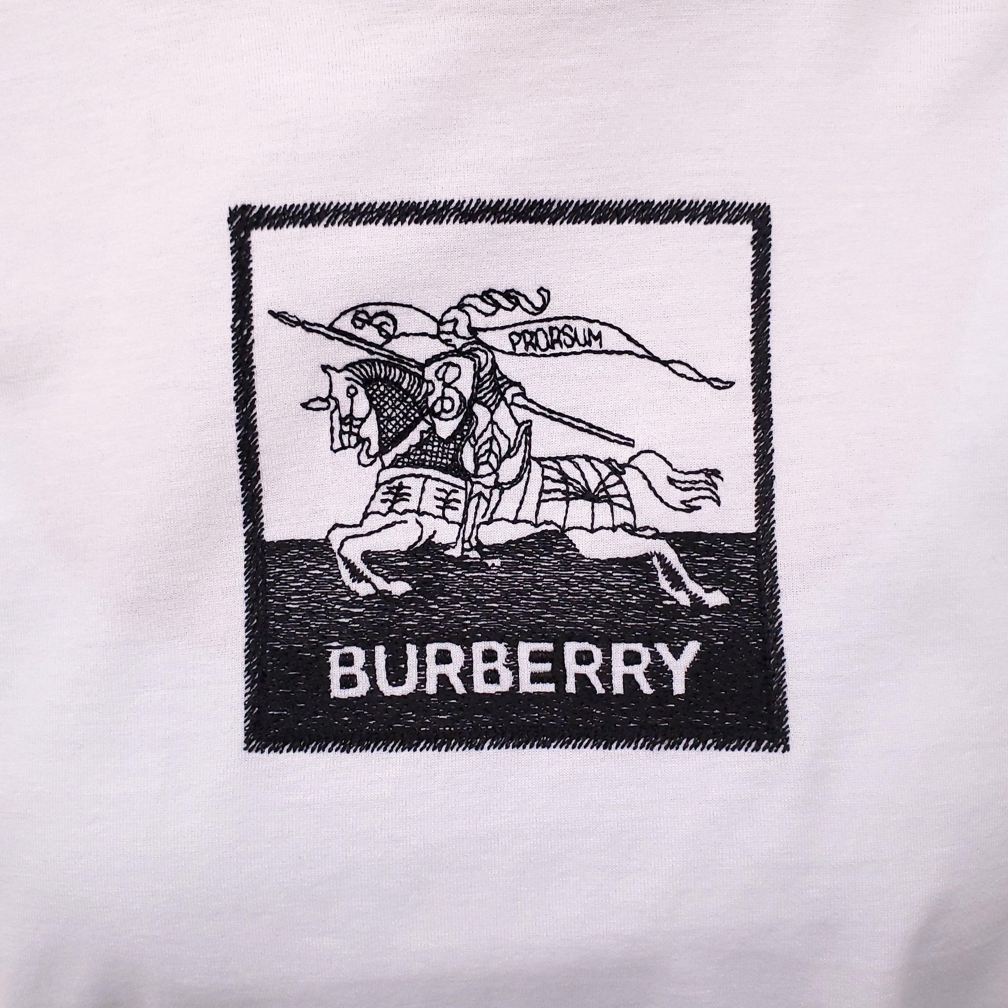 BURBERRY WHITE GRAPHIC LOGO T-SHIRT - SIZE M