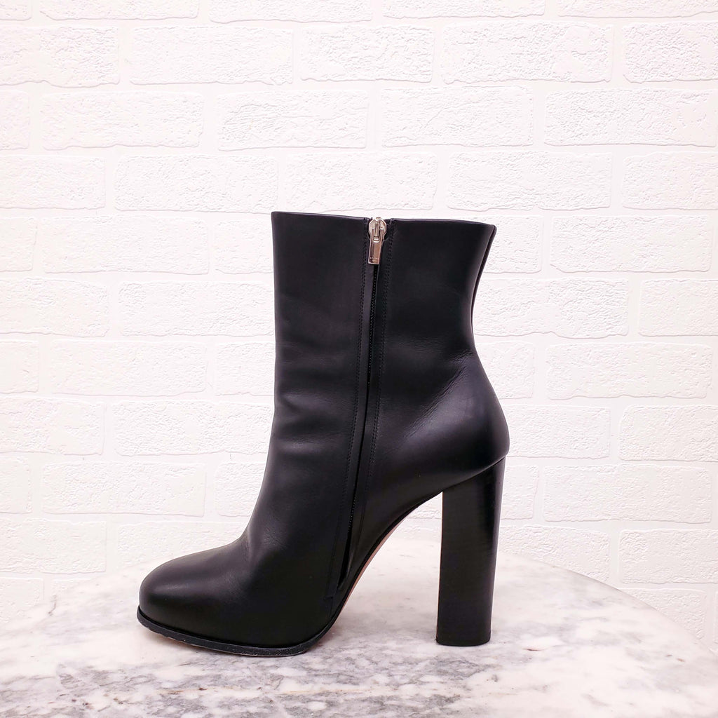 CELINE BLACK LEATHER BLOCK HEEL BOOTS - SIZE 40.5